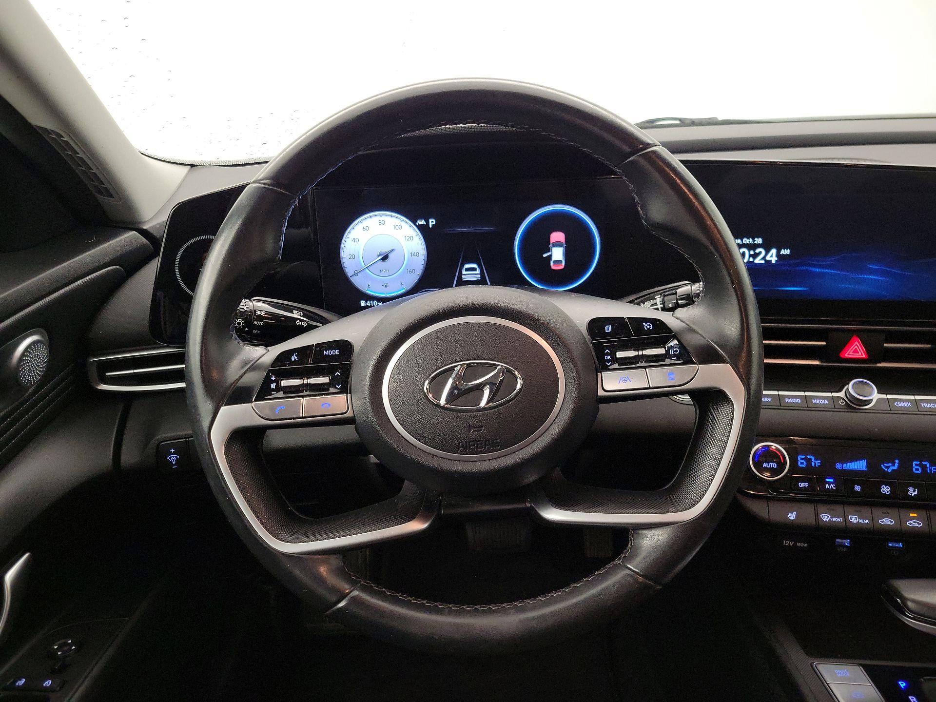 Thumbnail: 2023 Hyundai Elantra - 10