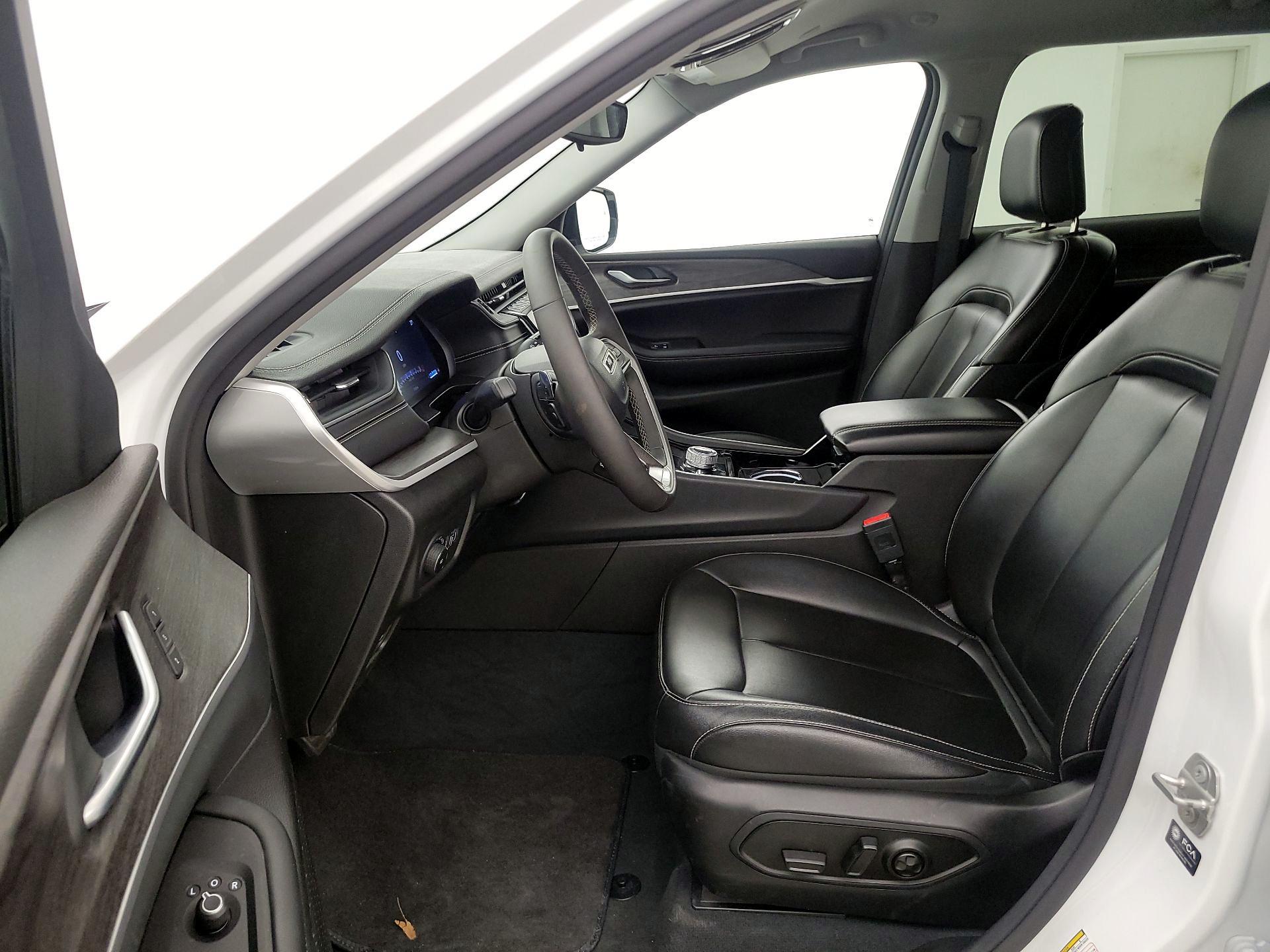 Thumbnail: 2023 Jeep Grand Cherokee L - 11