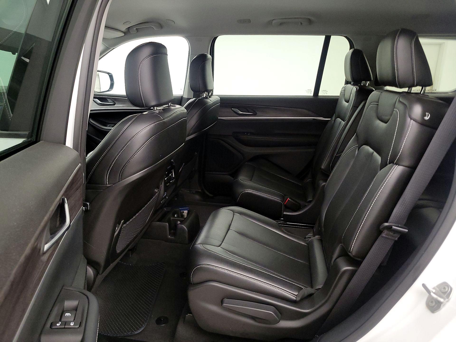 Thumbnail: 2023 Jeep Grand Cherokee L - 20