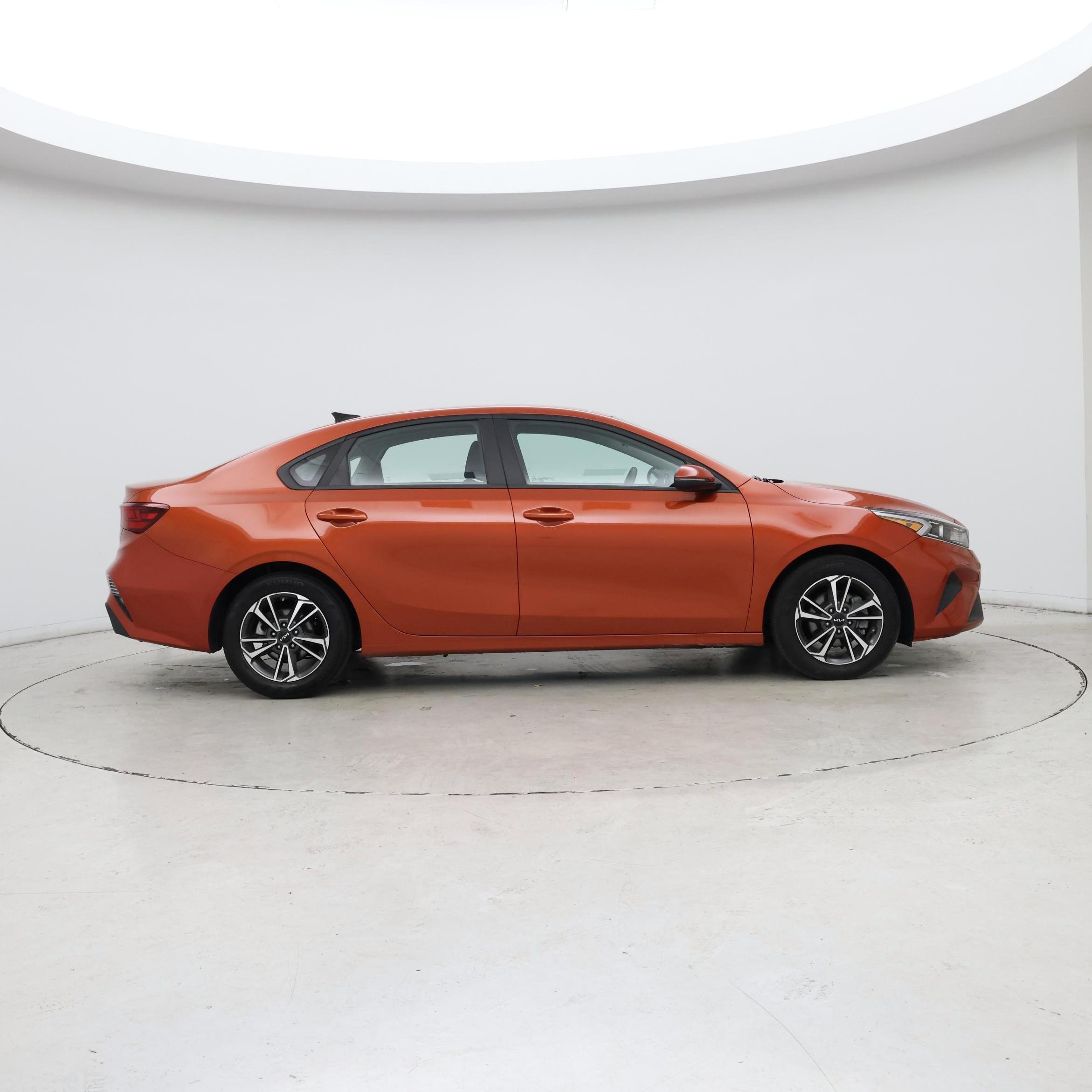 Thumbnail: 2023 Kia Forte - 7