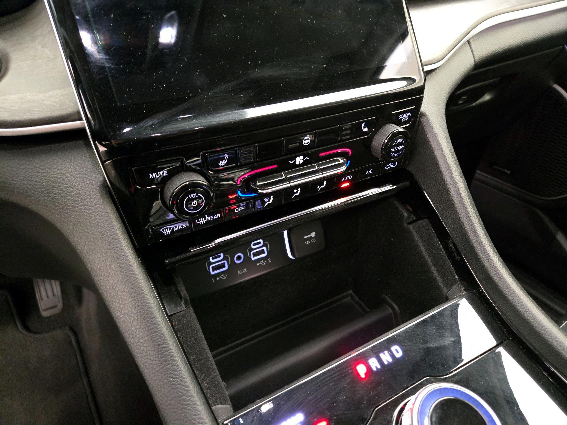 Thumbnail: 2021 Jeep Grand Cherokee L - 16