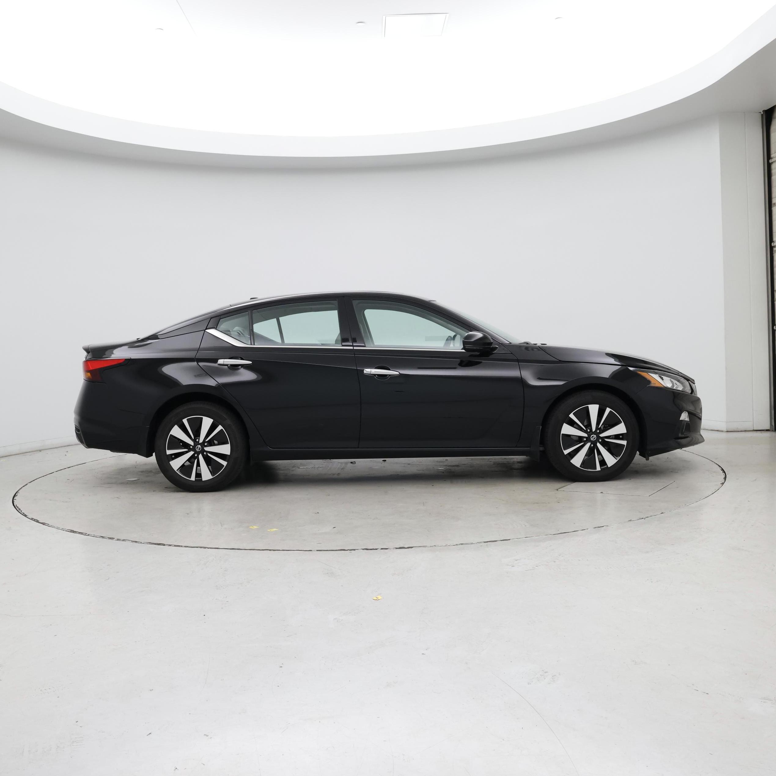 Thumbnail: 2022 Nissan Altima - 7