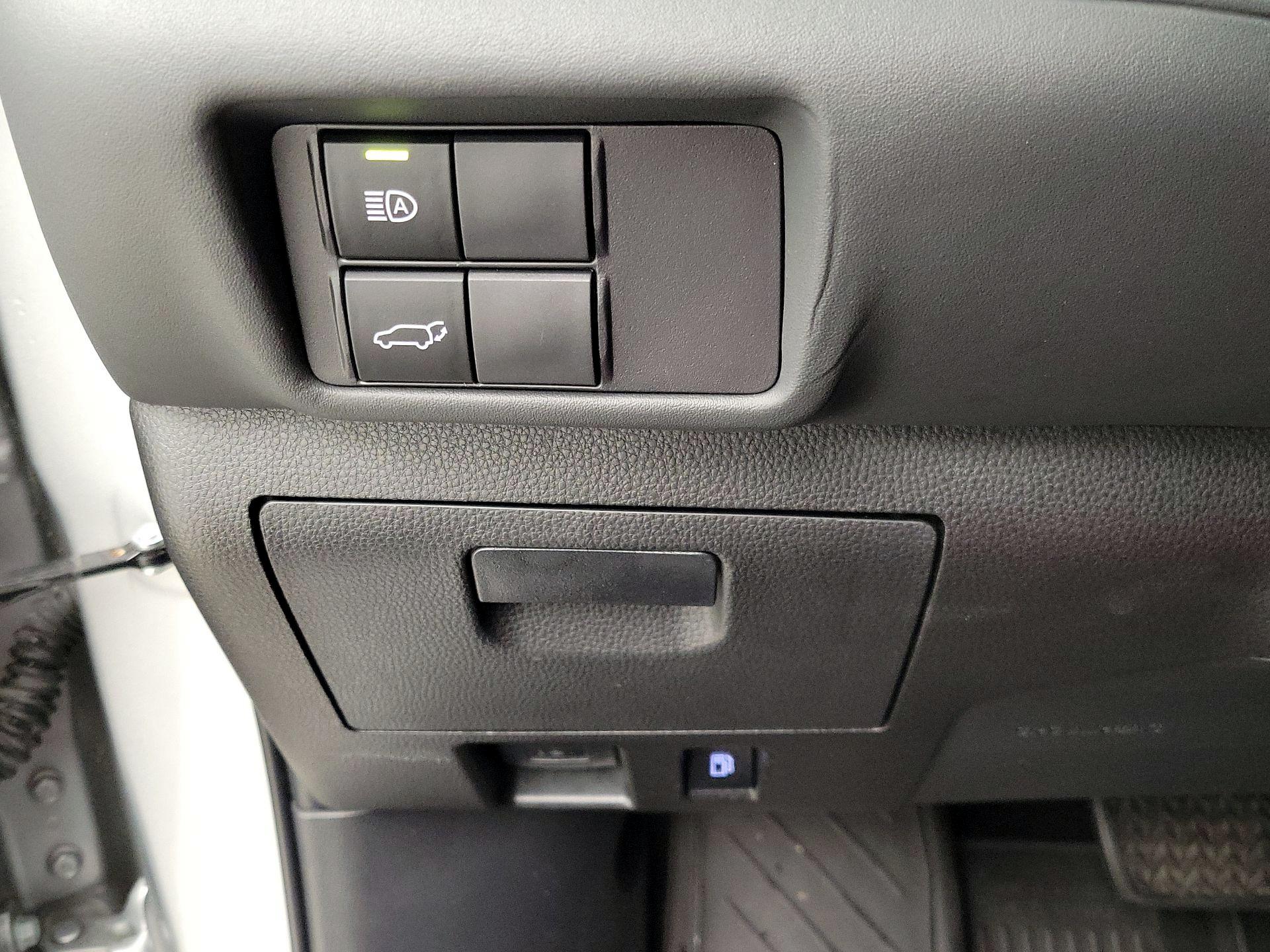 Thumbnail: 2022 Toyota Highlander - 13