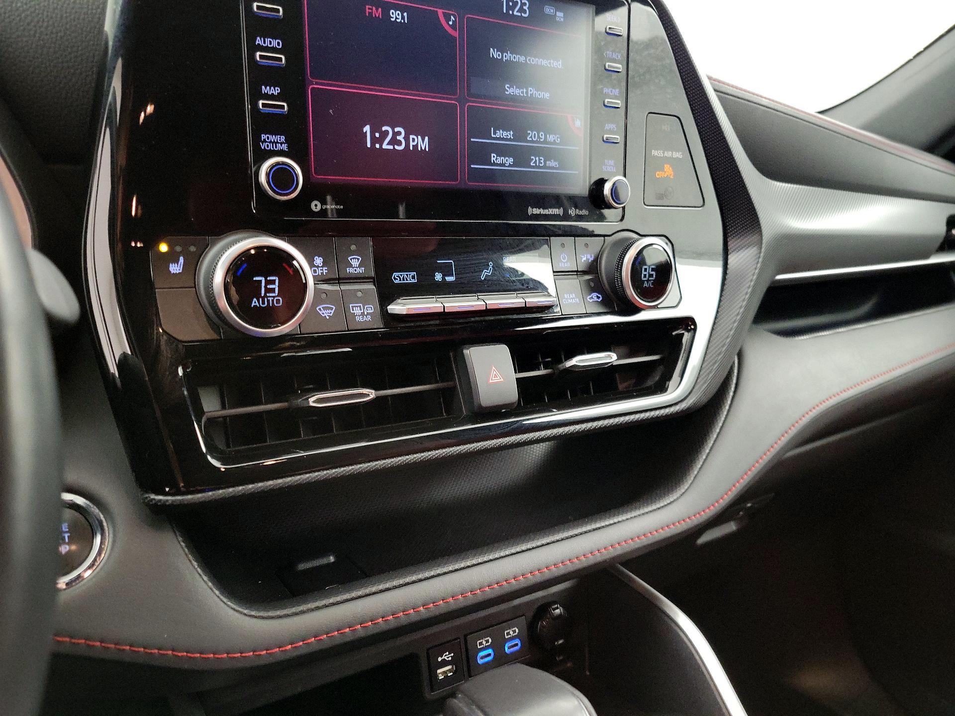 Thumbnail: 2022 Toyota Highlander - 16