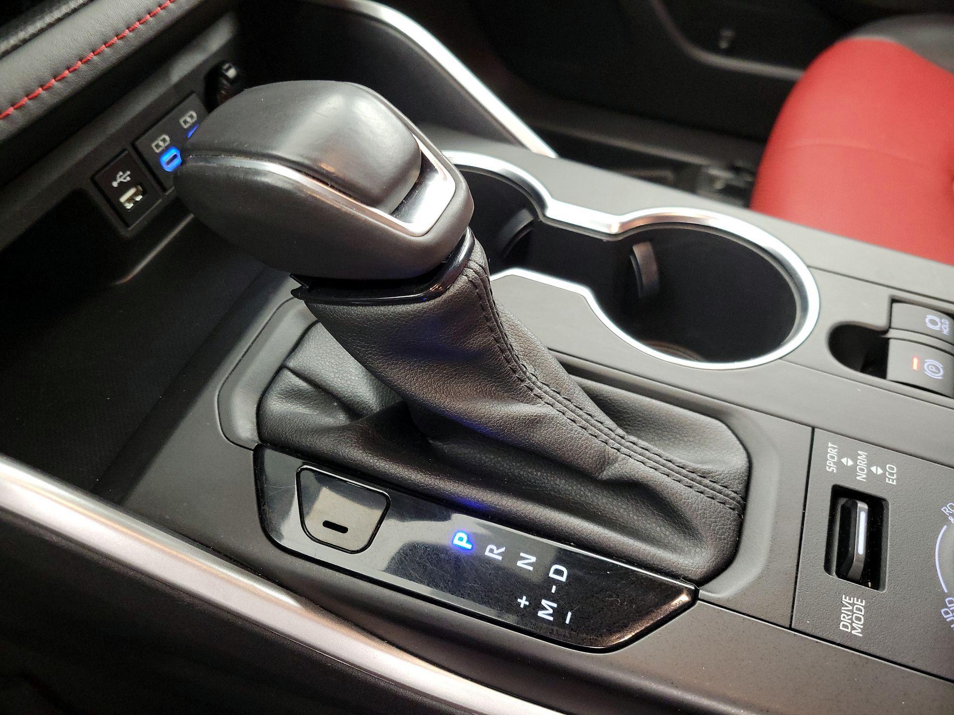 Thumbnail: 2022 Toyota Highlander - 17