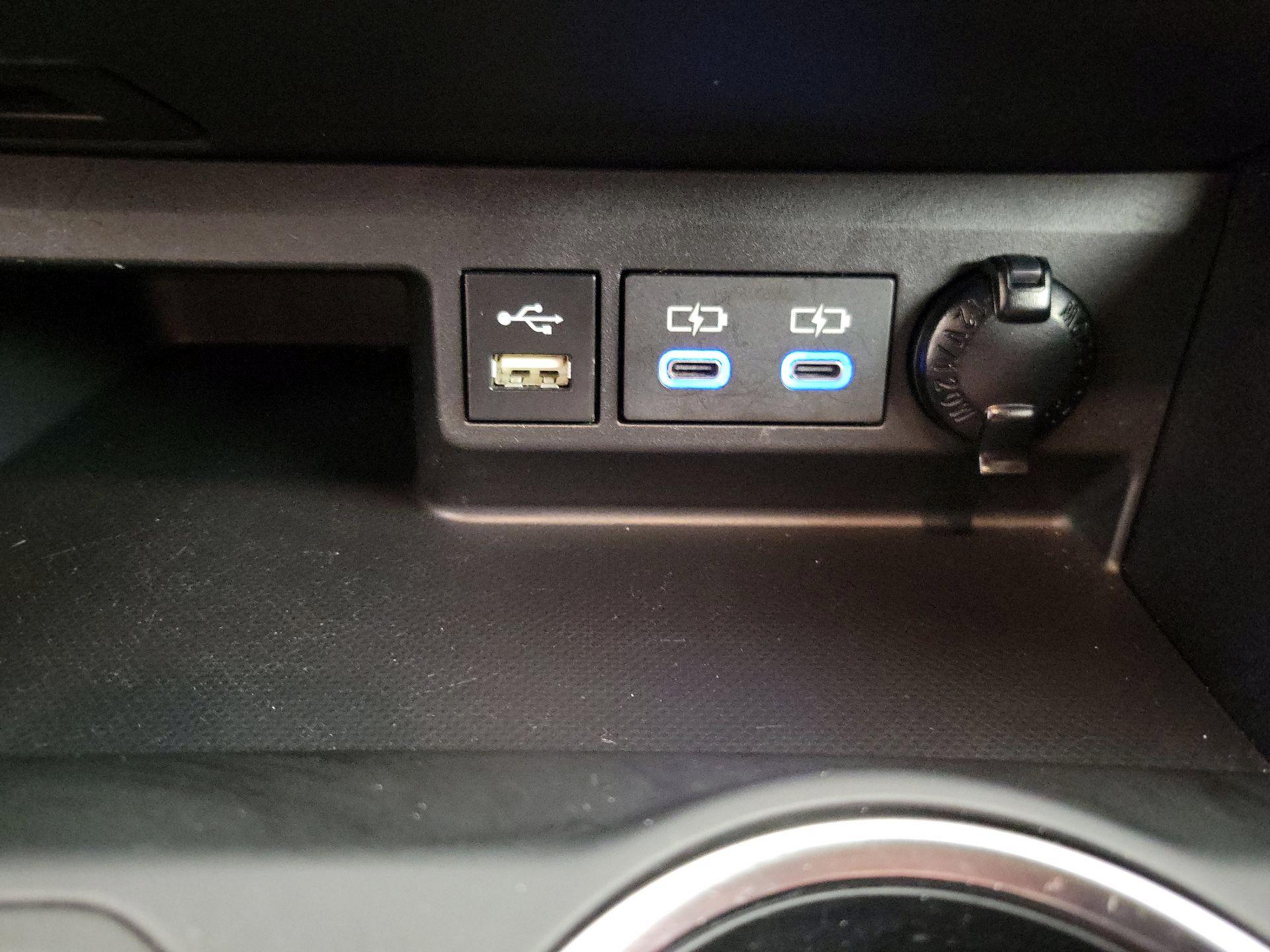 Thumbnail: 2022 Toyota Highlander - 18