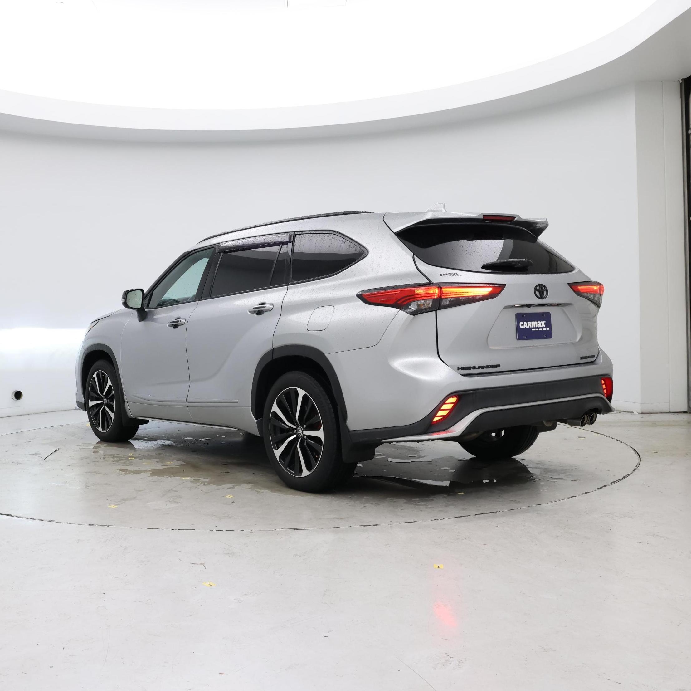 Thumbnail: 2022 Toyota Highlander - 2