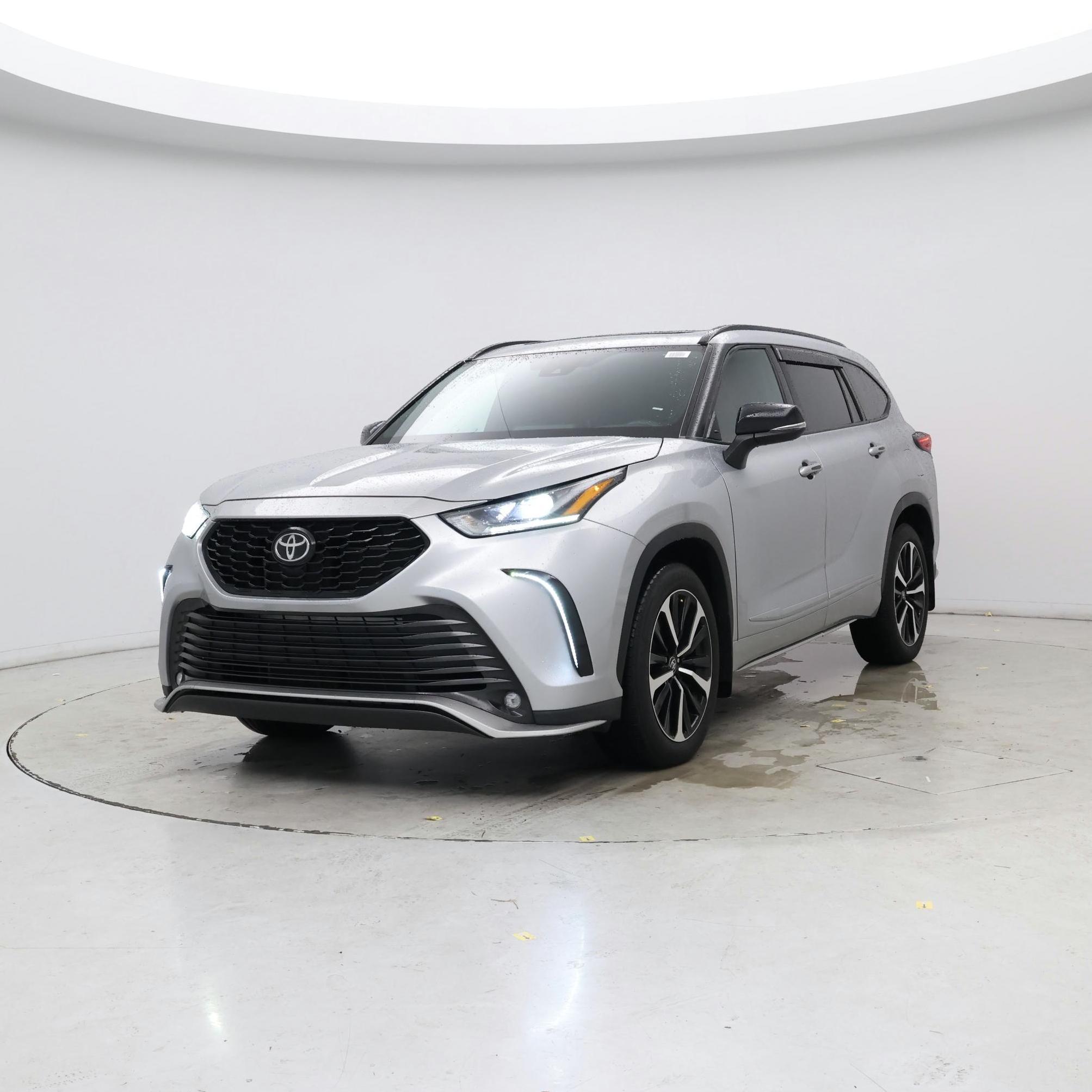 Thumbnail: 2022 Toyota Highlander - 4