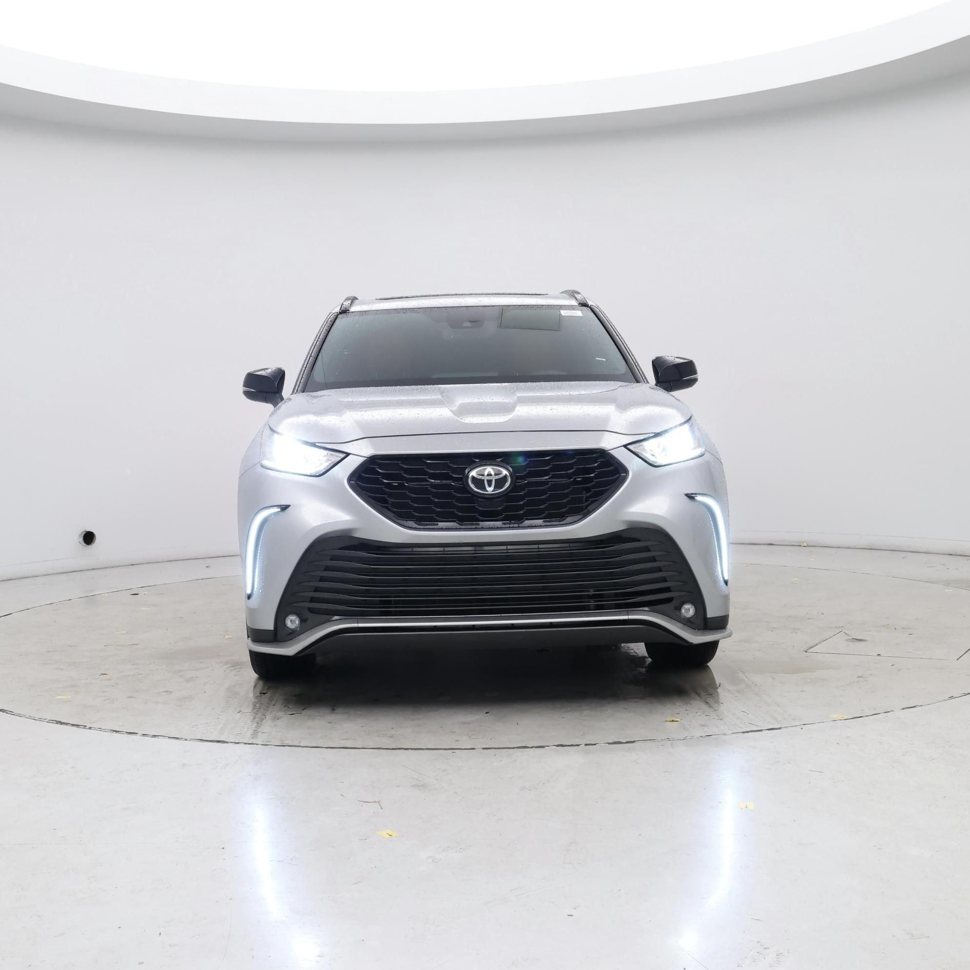 Thumbnail: 2022 Toyota Highlander - 5