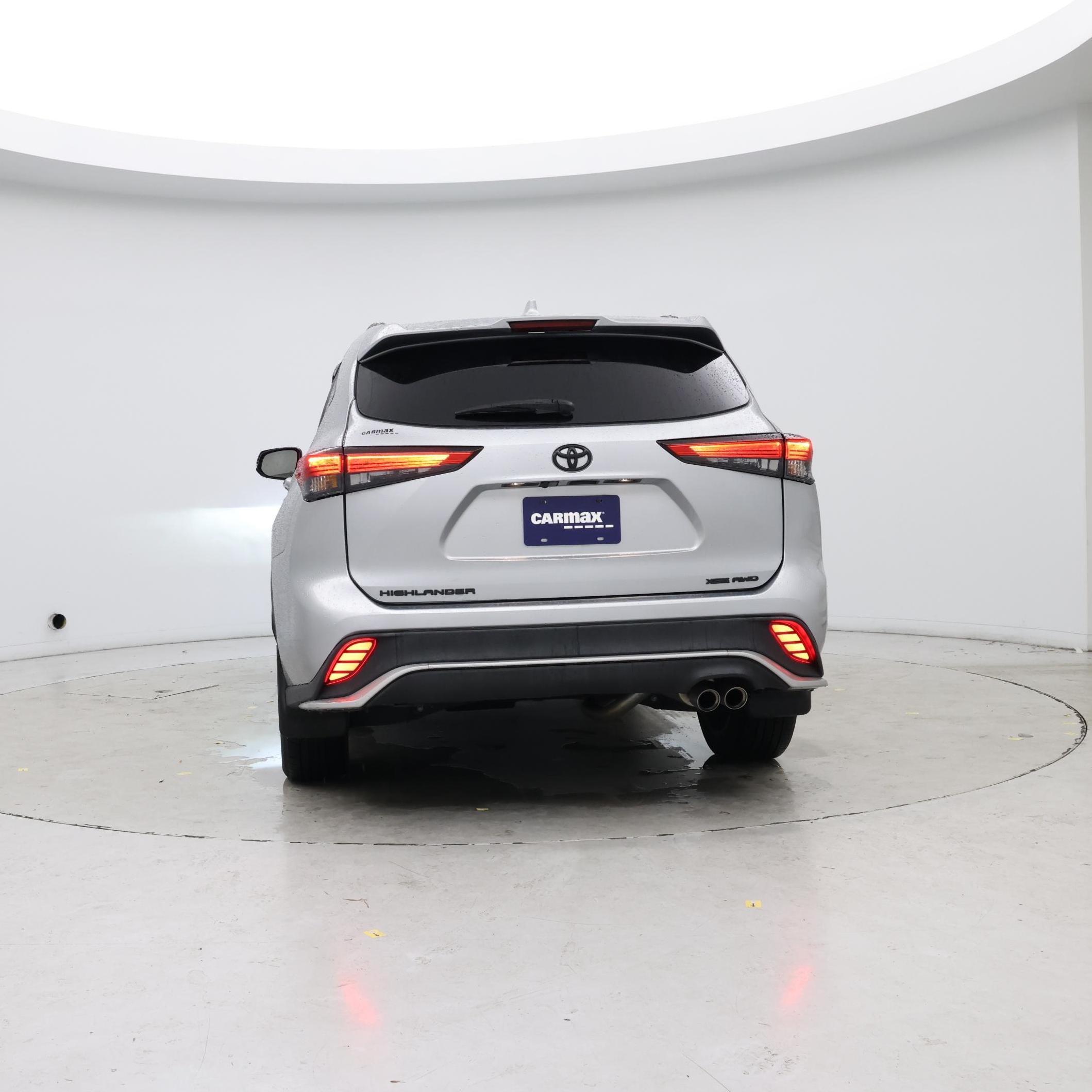 Thumbnail: 2022 Toyota Highlander - 6