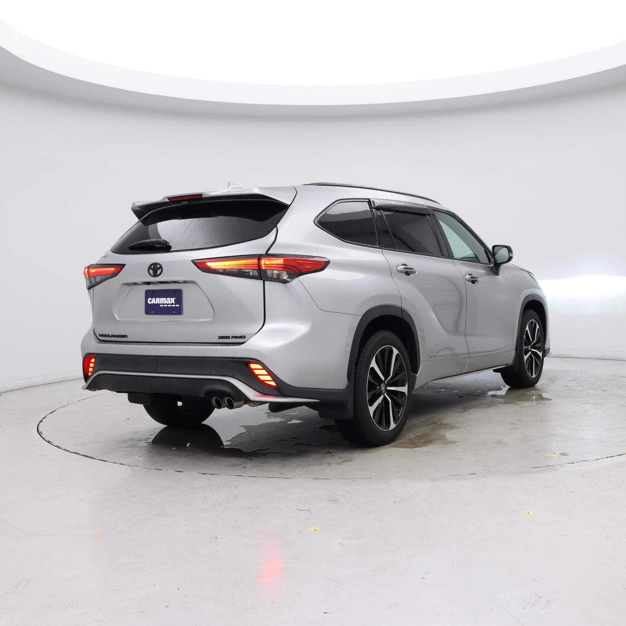 Thumbnail: 2022 Toyota Highlander - 8