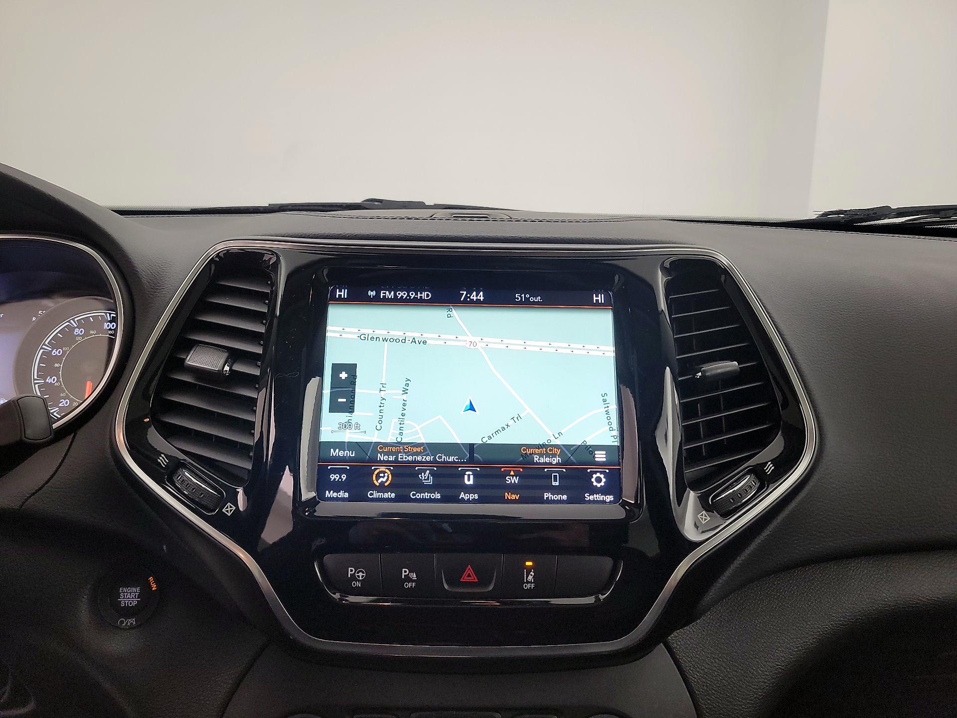 Thumbnail: 2021 Jeep Cherokee - 14