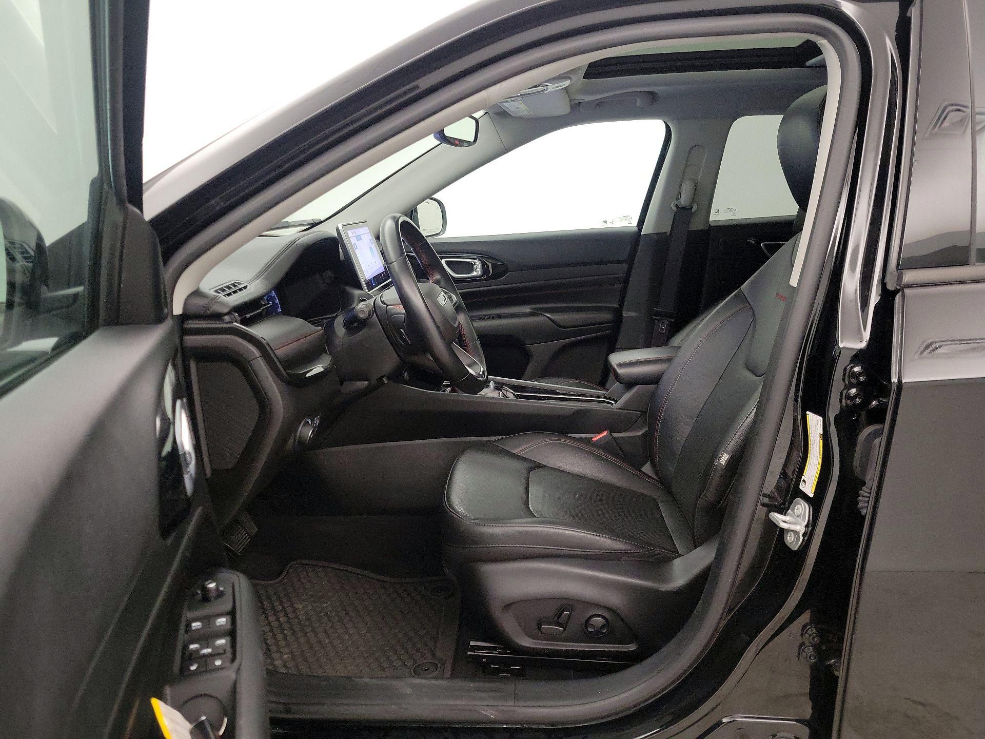 Thumbnail: 2022 Jeep Compass - 11