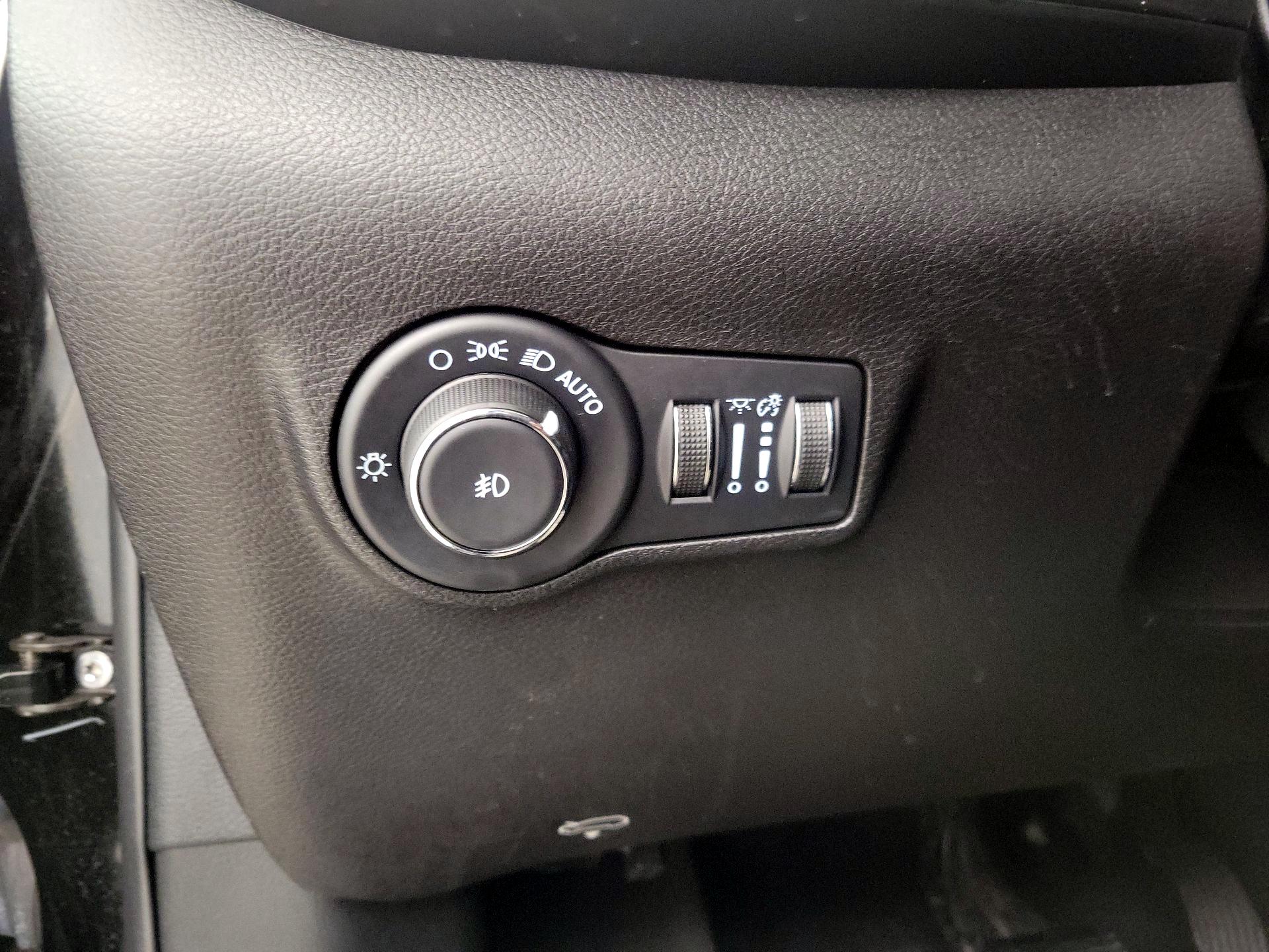 Thumbnail: 2022 Jeep Compass - 13