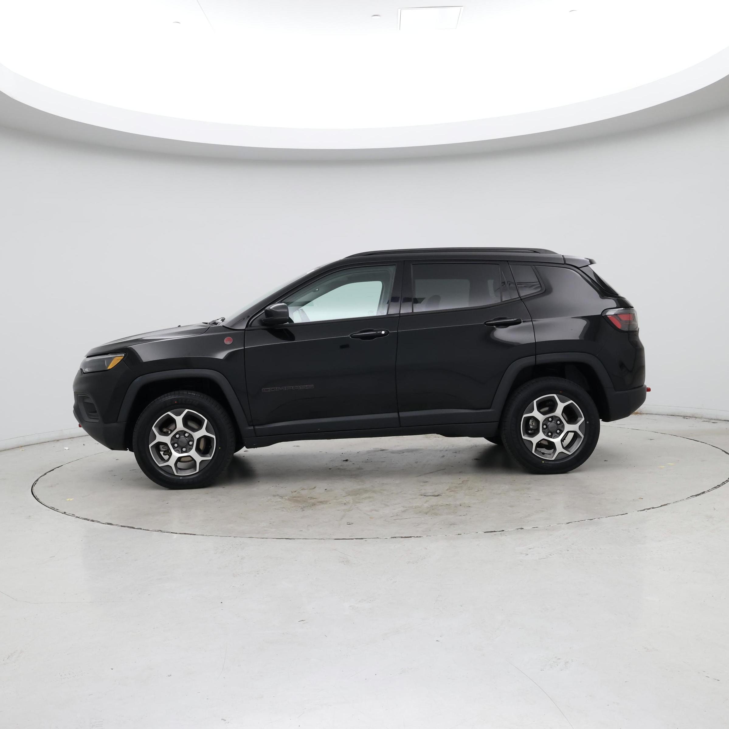 Thumbnail: 2022 Jeep Compass - 3