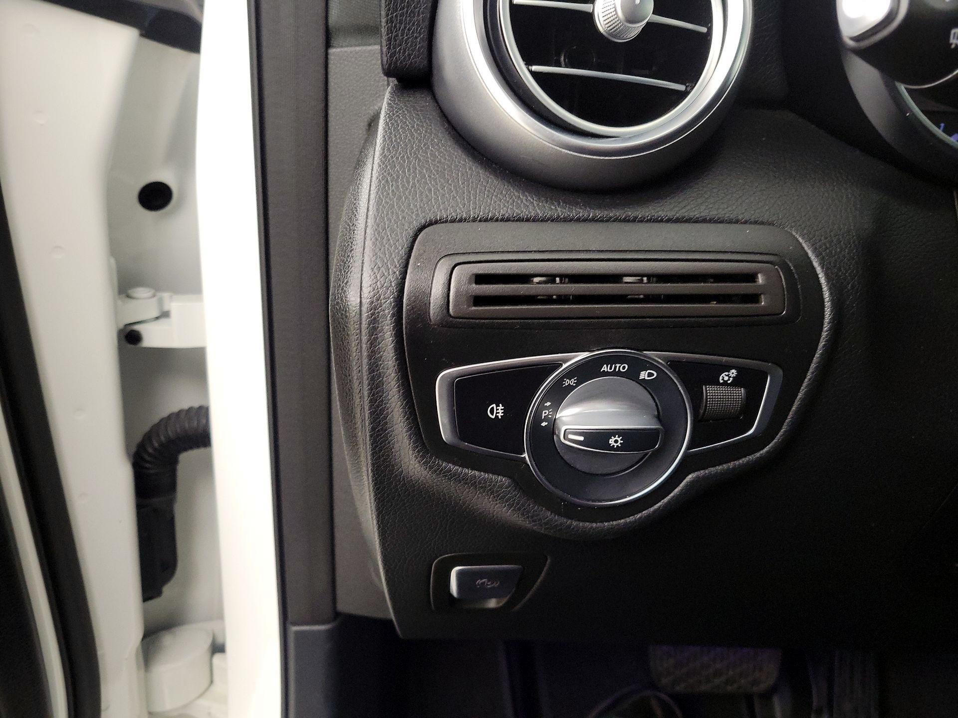 Thumbnail: 2021 Mercedes-Benz GLC - 13