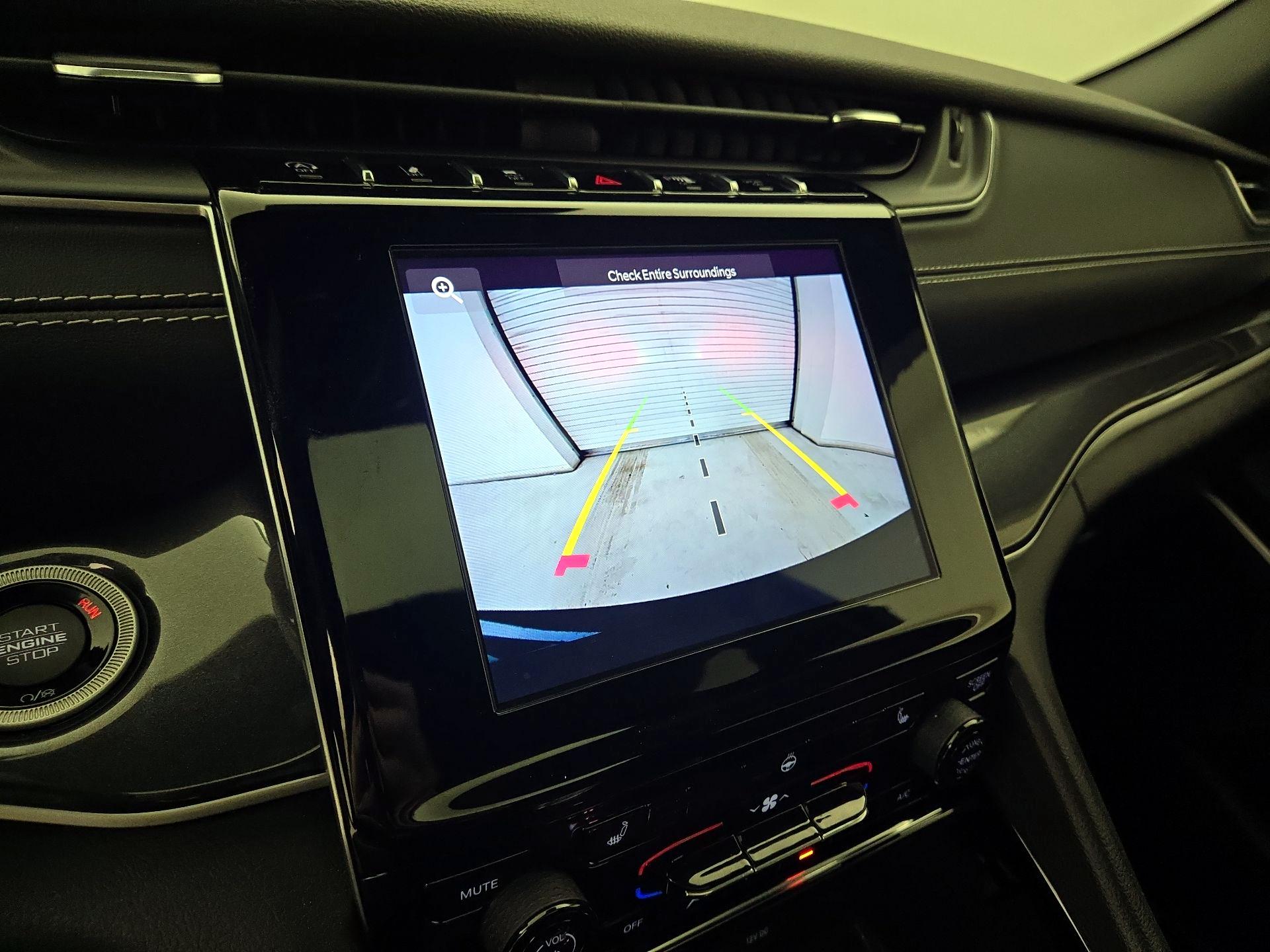 Thumbnail: 2022 Jeep Grand Cherokee - 14