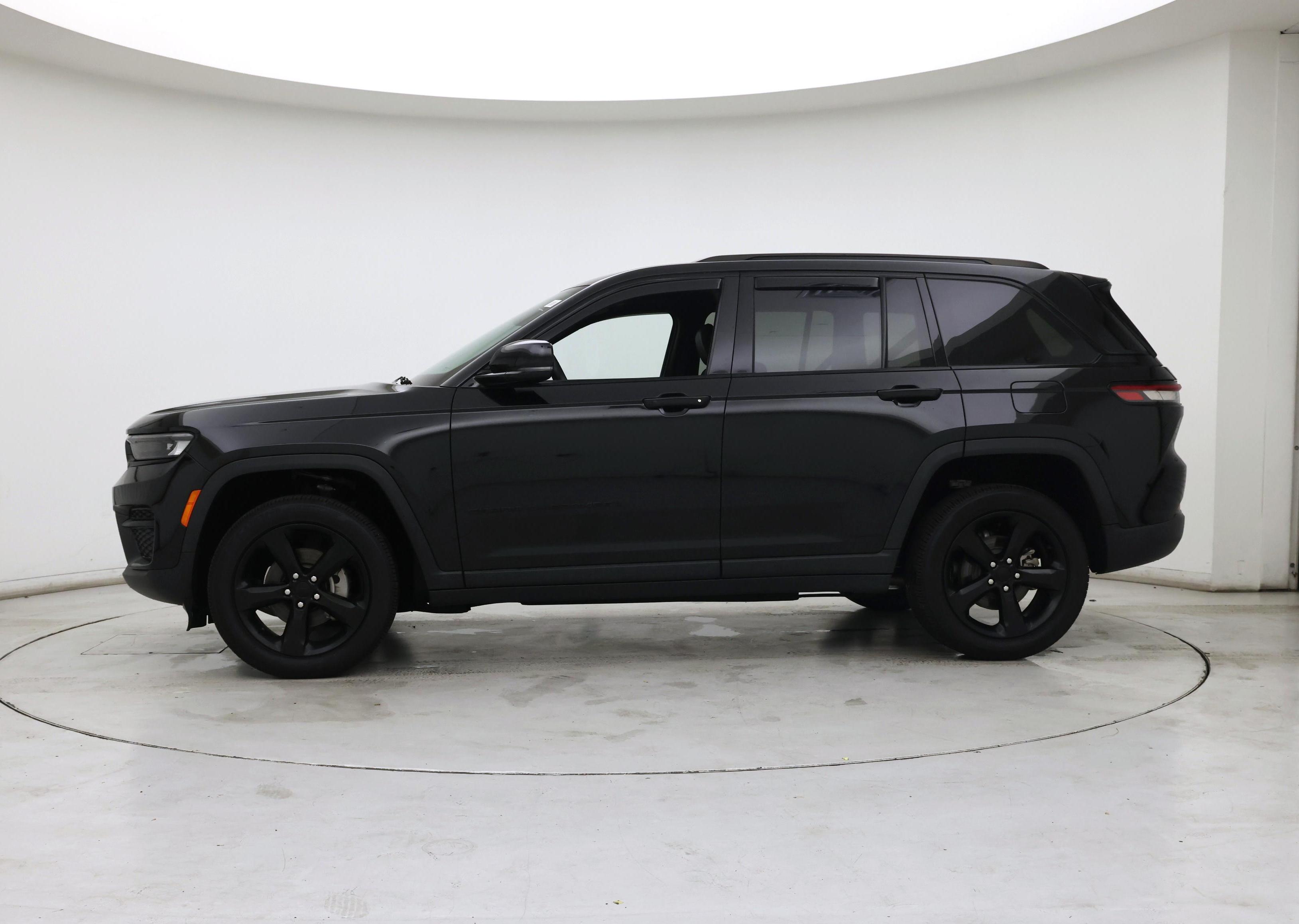 Thumbnail: 2022 Jeep Grand Cherokee - 3