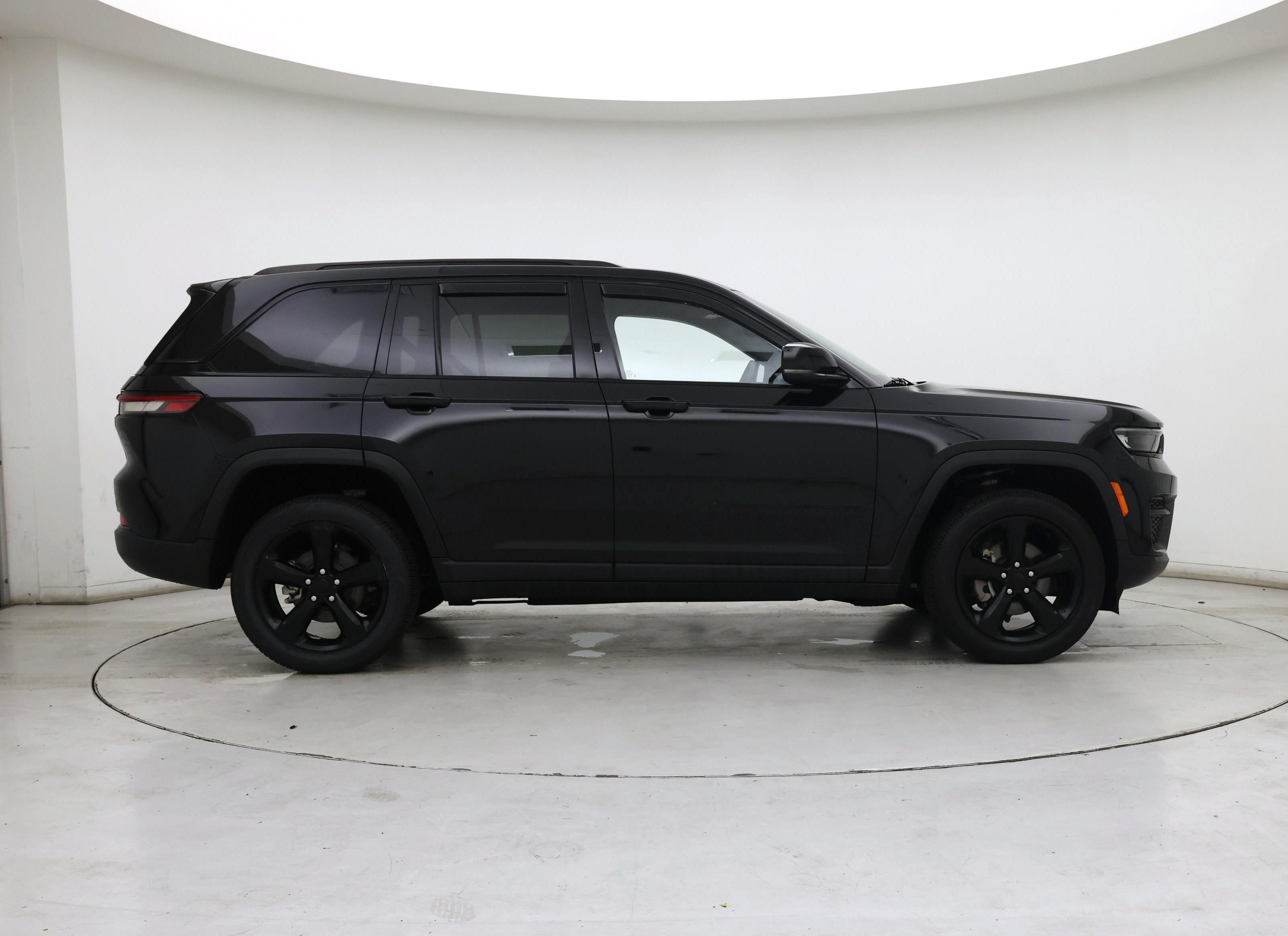 Thumbnail: 2022 Jeep Grand Cherokee - 7