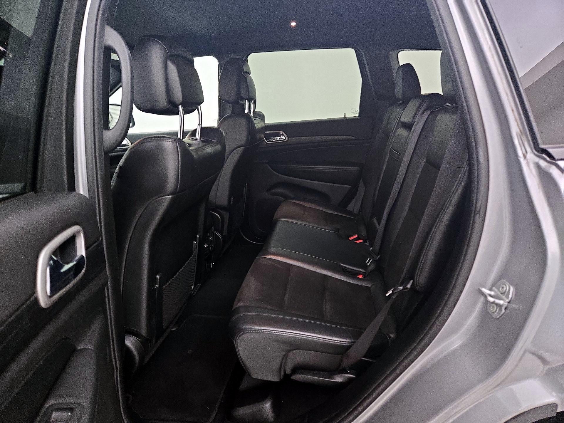 Thumbnail: 2020 Jeep Grand Cherokee - 20