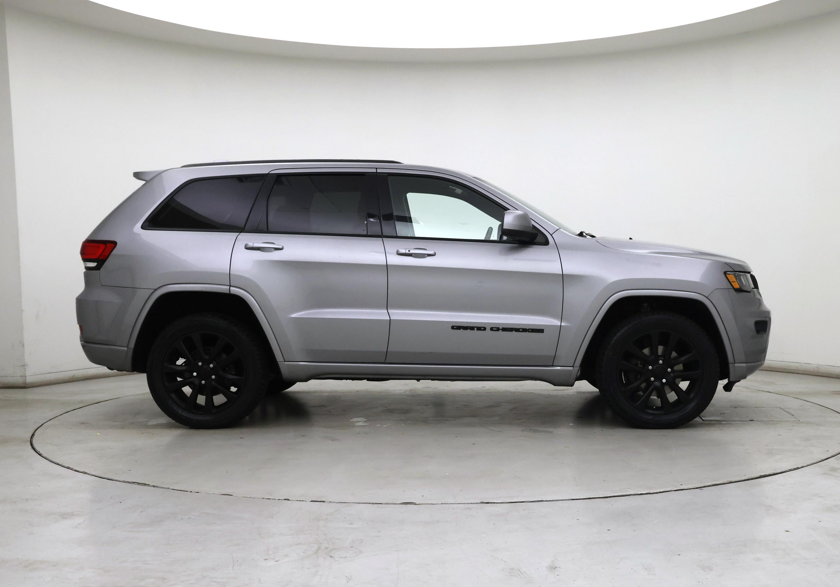 Thumbnail: 2020 Jeep Grand Cherokee - 7