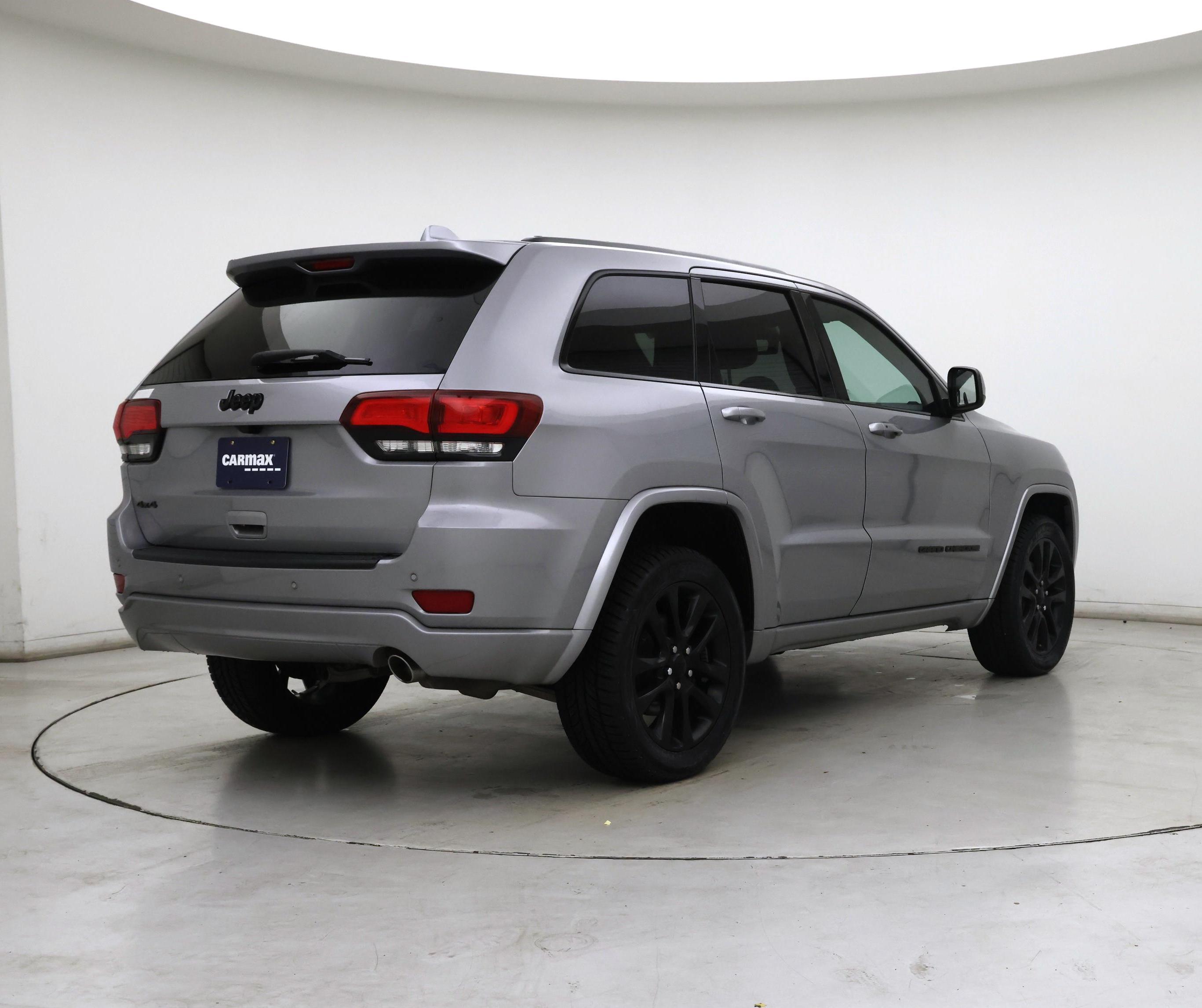 Thumbnail: 2020 Jeep Grand Cherokee - 8