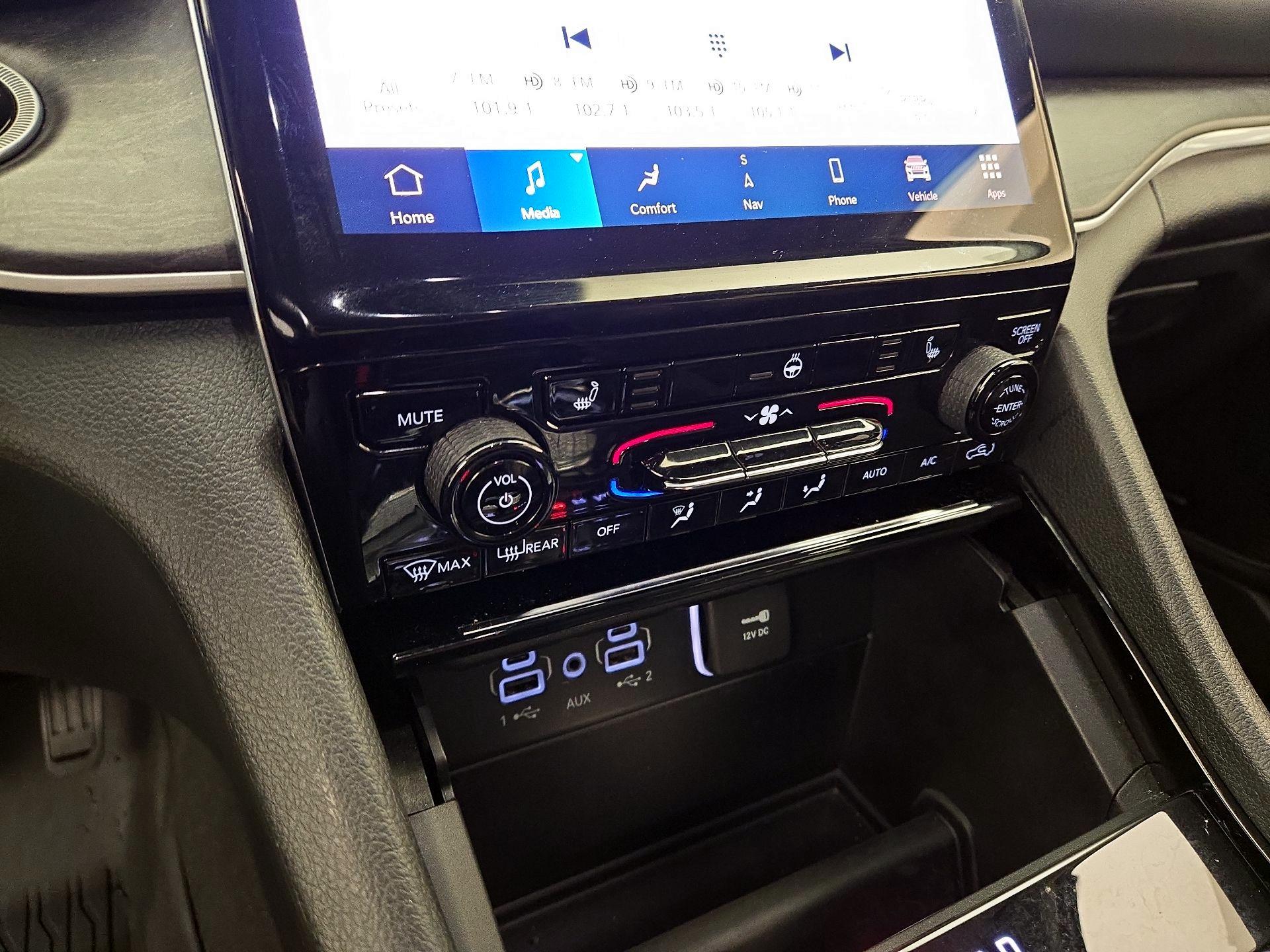 Thumbnail: 2023 Jeep Grand Cherokee - 17