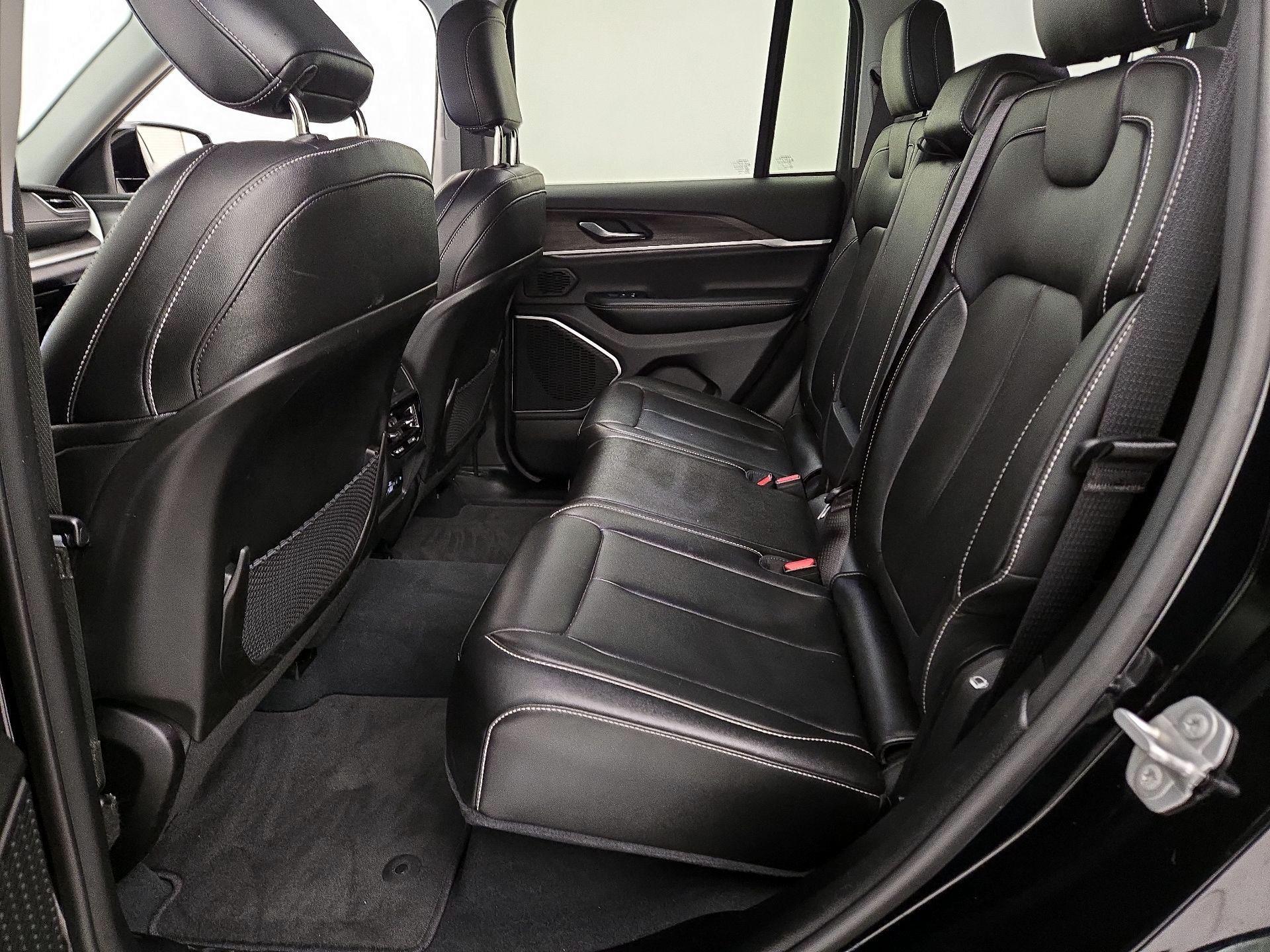 Thumbnail: 2023 Jeep Grand Cherokee - 20