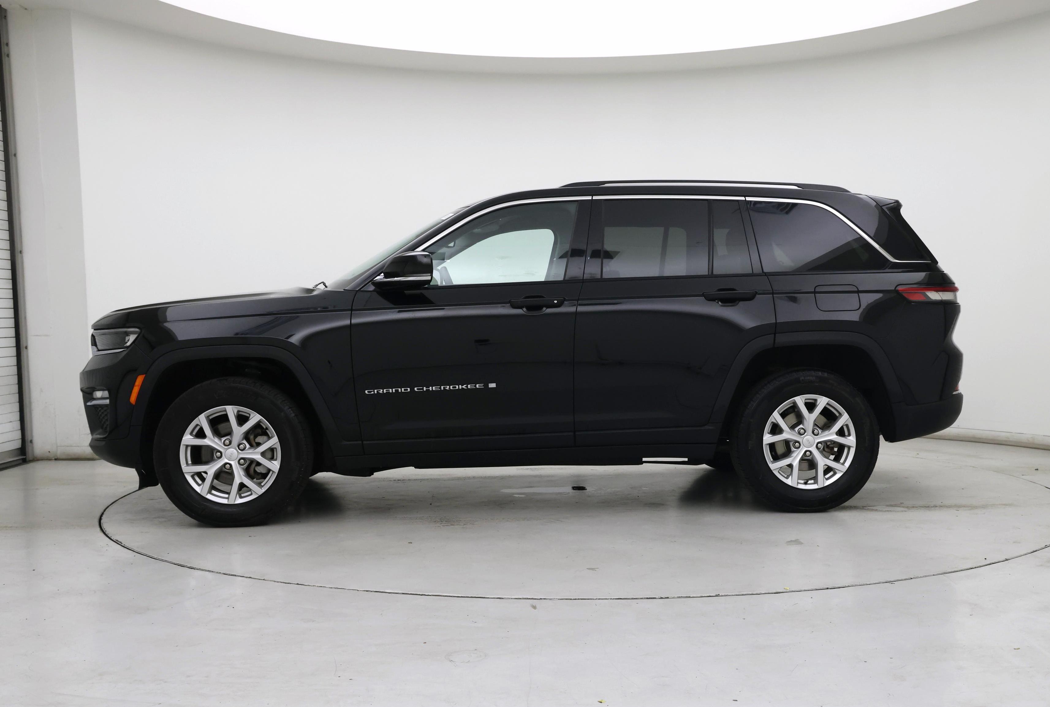 Thumbnail: 2023 Jeep Grand Cherokee - 3