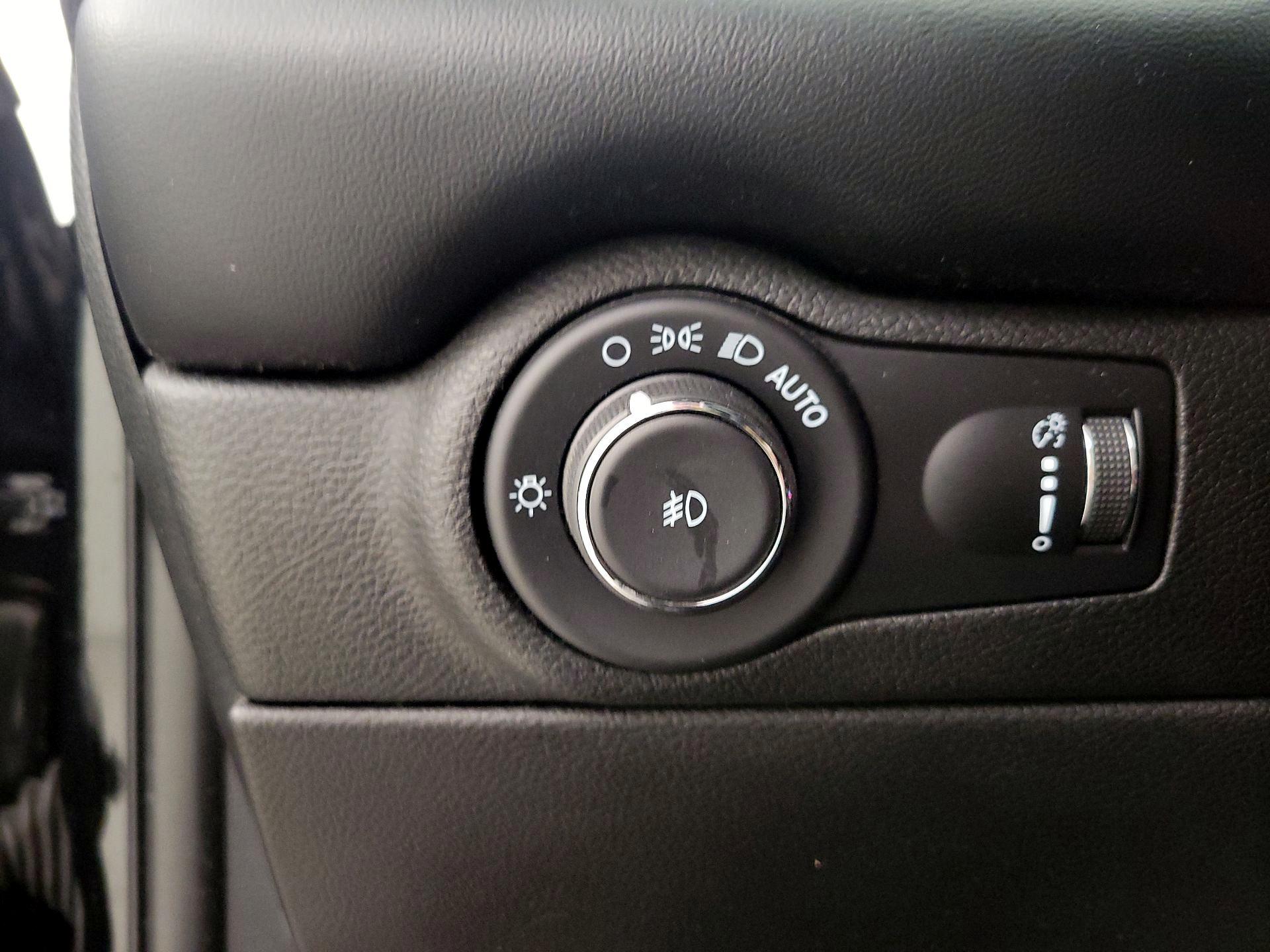 Thumbnail: 2022 Dodge Durango - 13