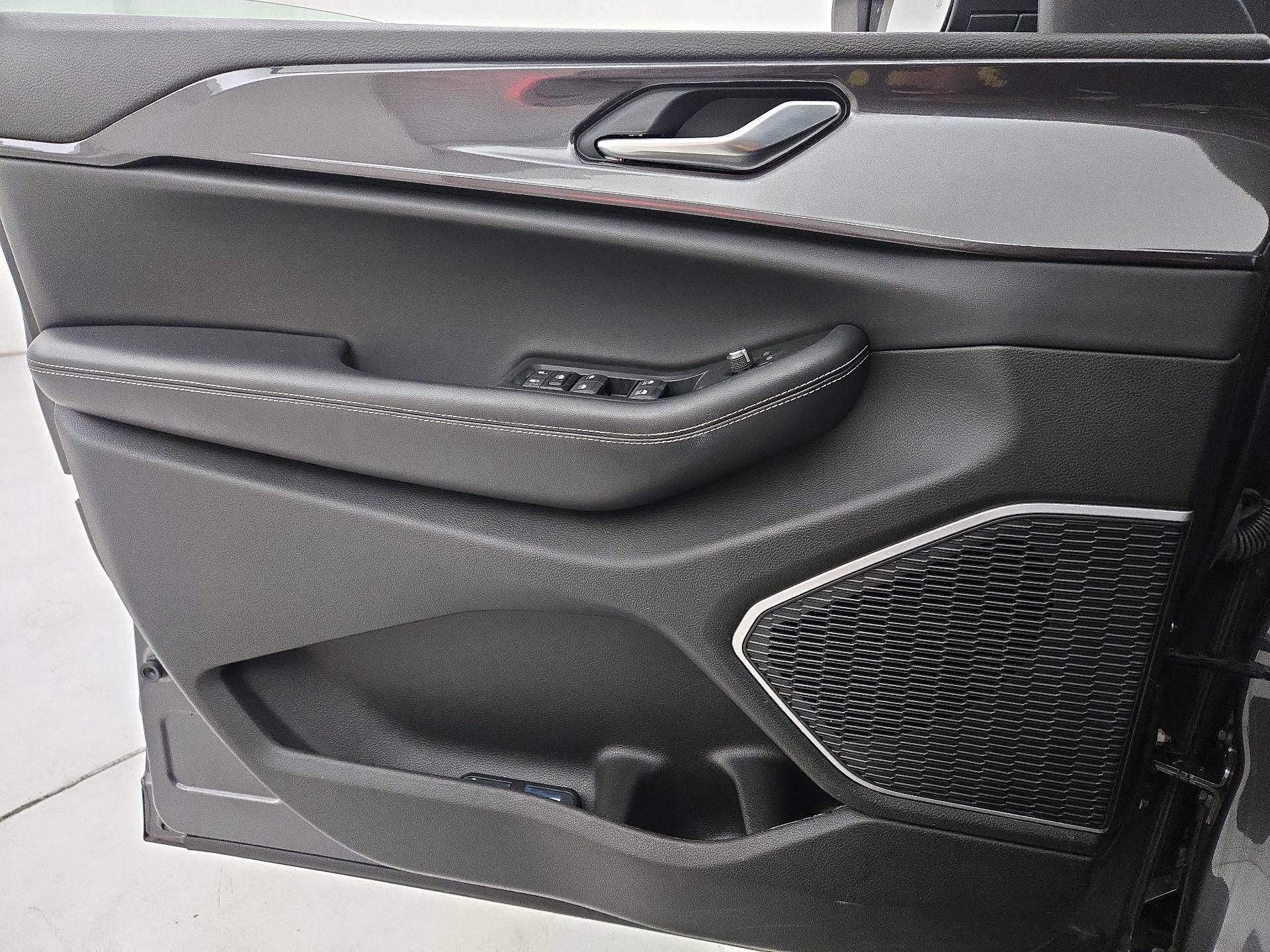 Thumbnail: 2022 Jeep Grand Cherokee L - 12