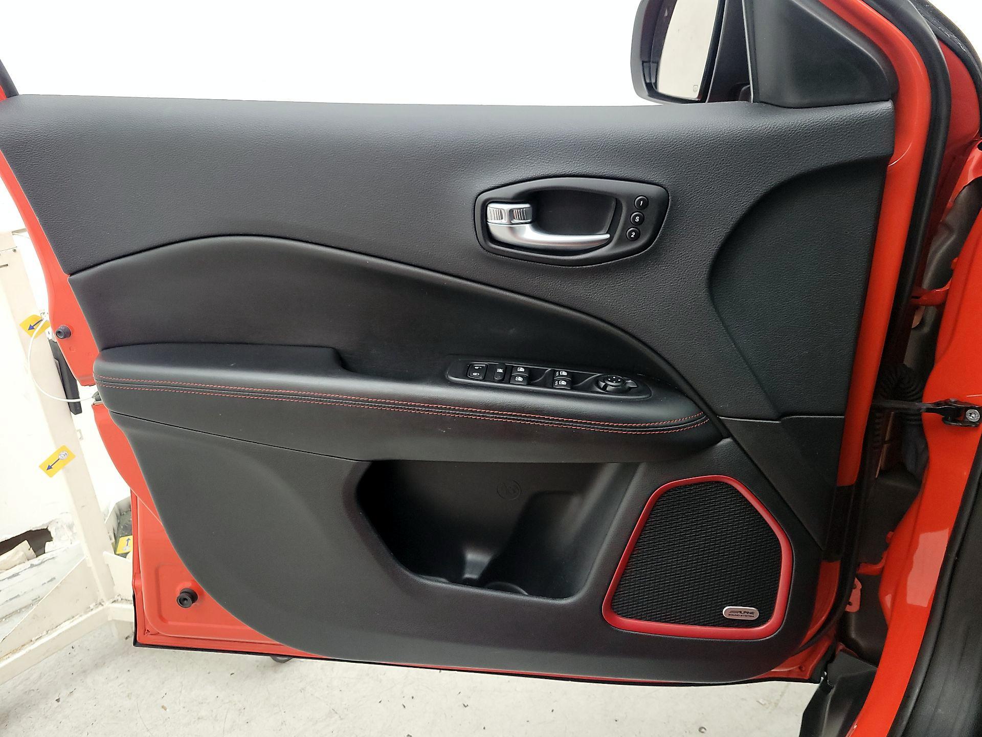 Thumbnail: 2021 Jeep Compass - 12