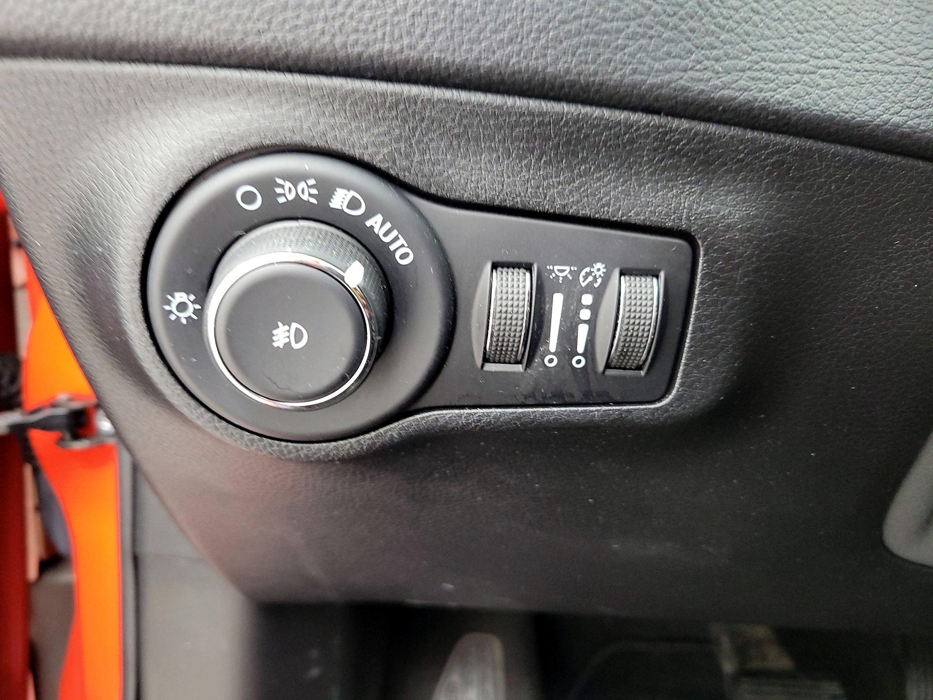 Thumbnail: 2021 Jeep Compass - 13