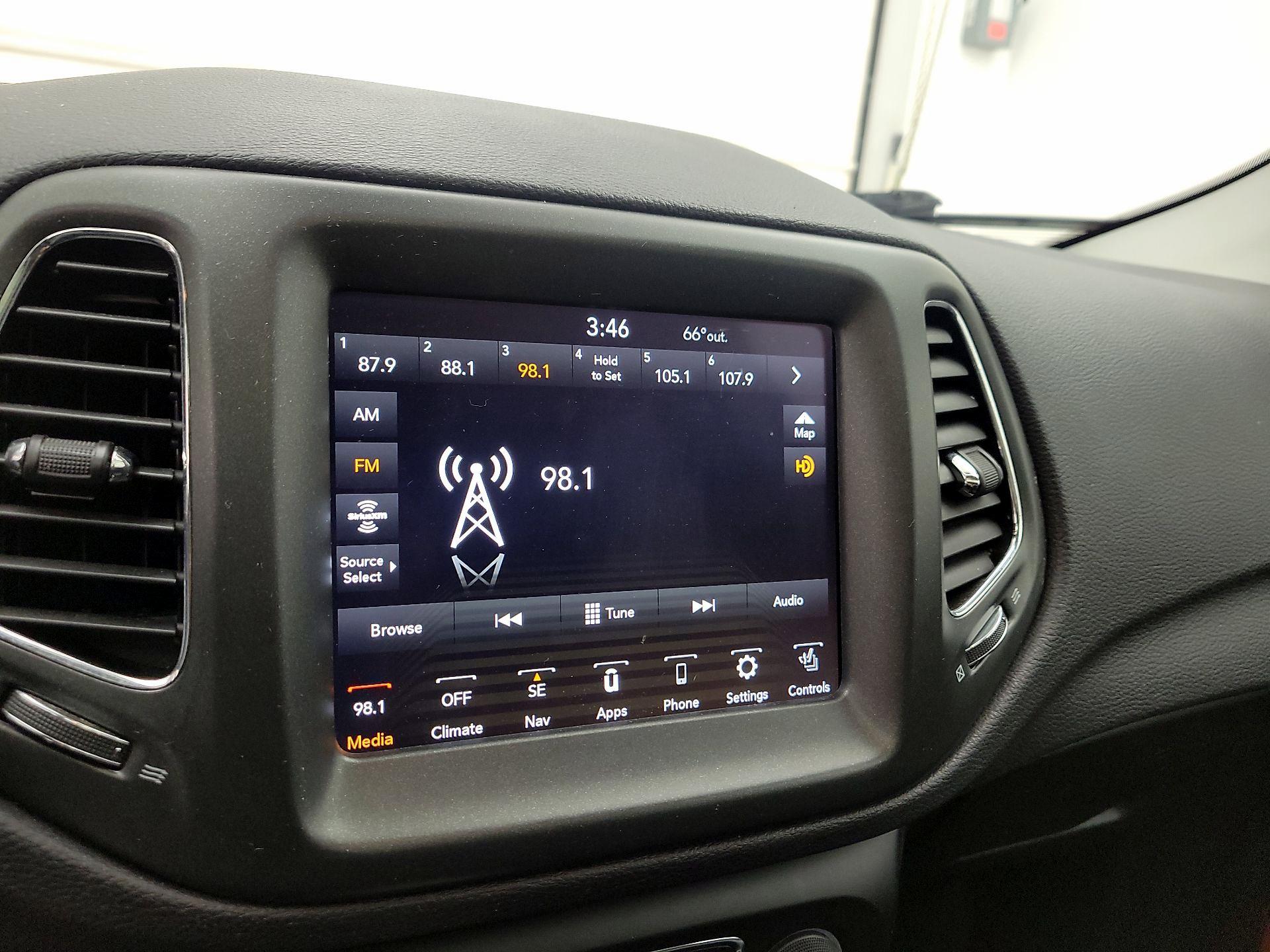 Thumbnail: 2021 Jeep Compass - 16