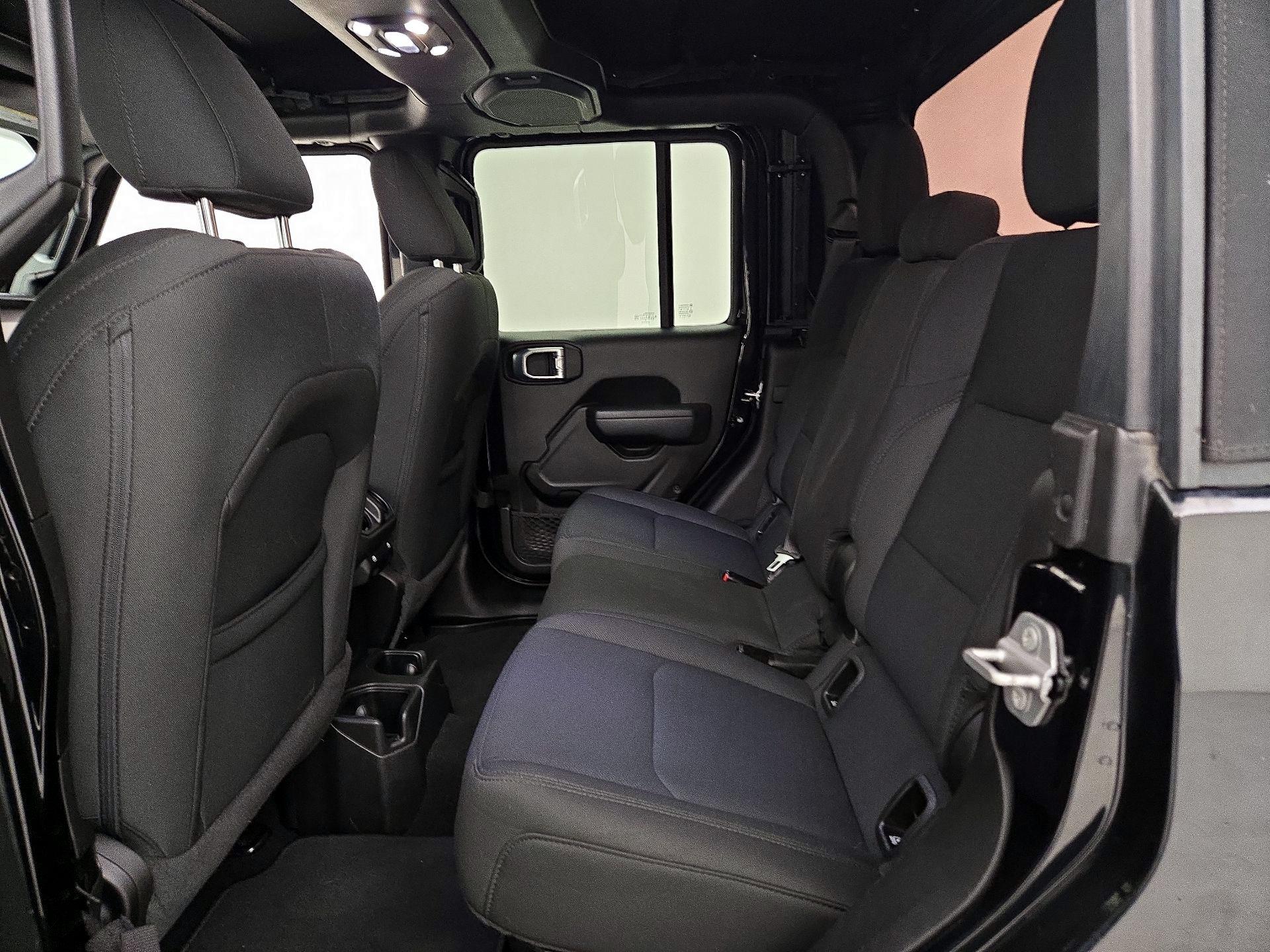 Thumbnail: 2022 Jeep Gladiator - 18