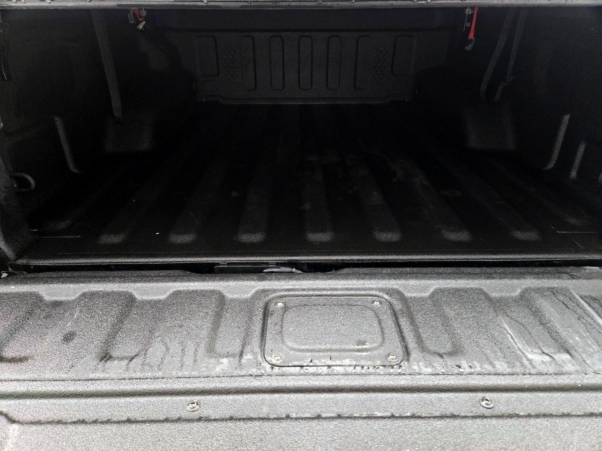 Thumbnail: 2022 Jeep Gladiator - 19