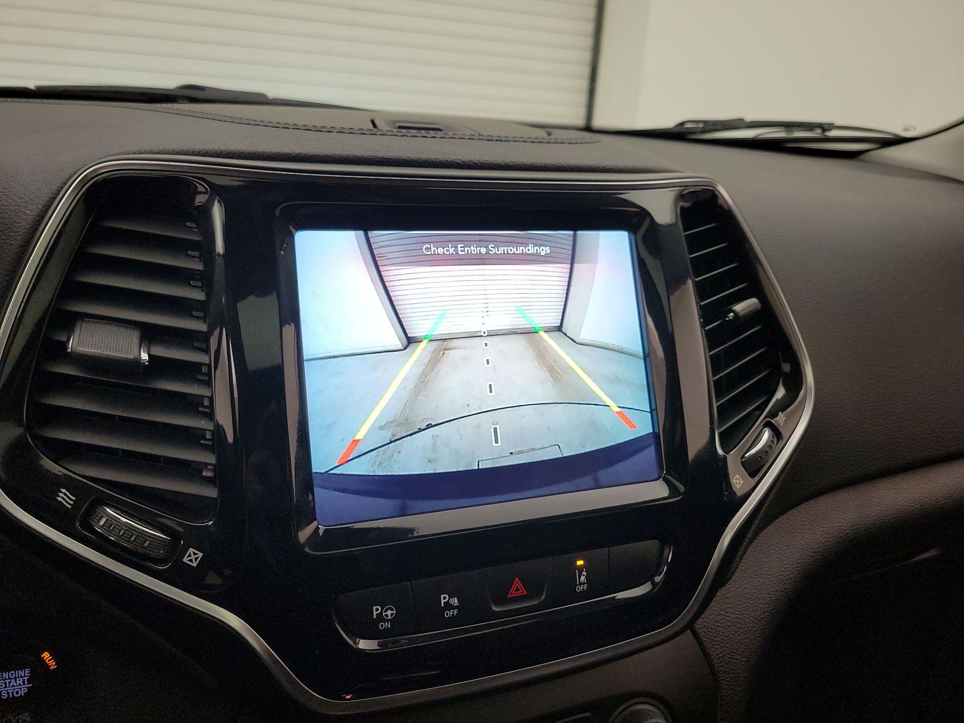 Thumbnail: 2021 Jeep Cherokee - 14