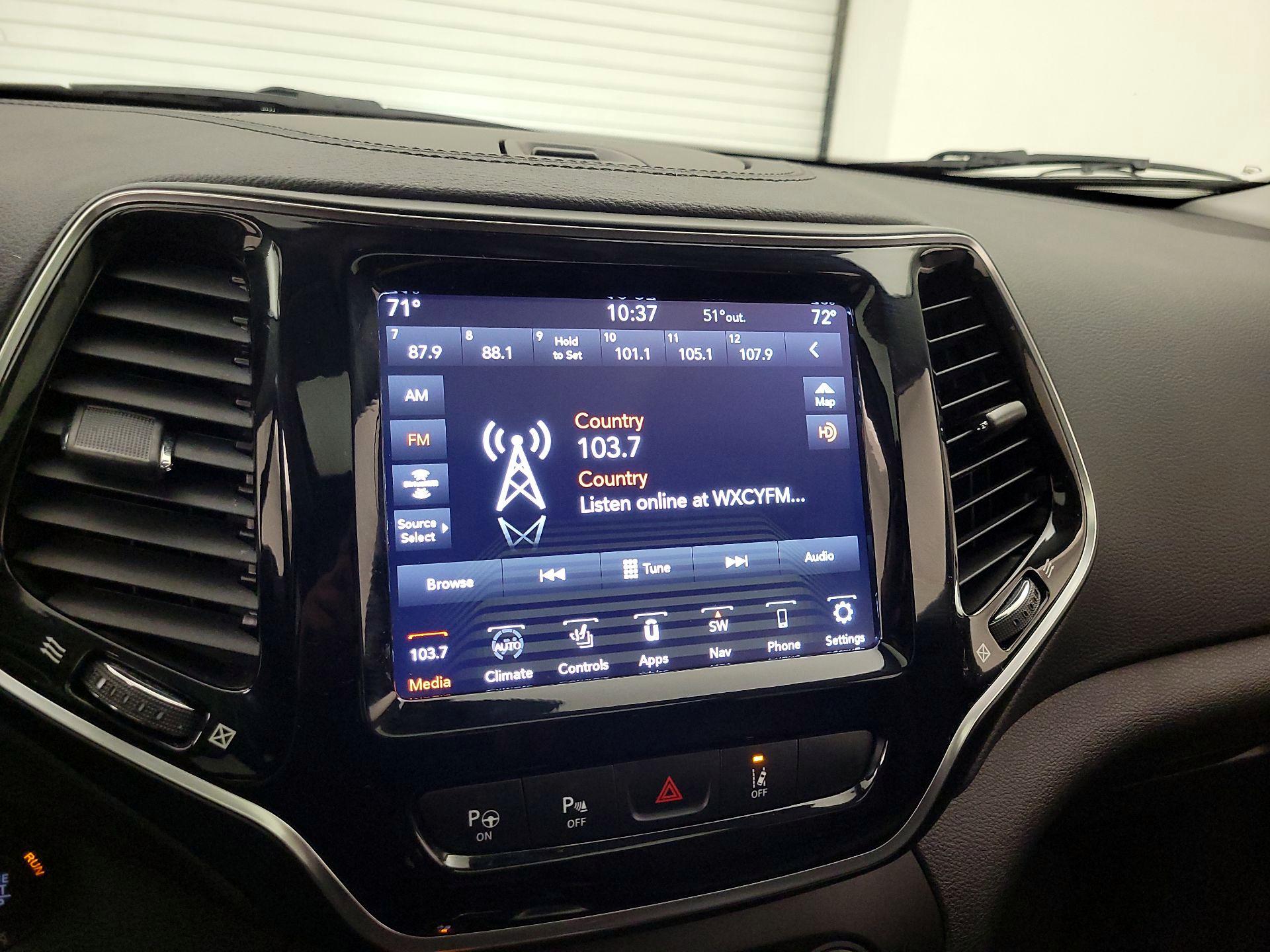 Thumbnail: 2021 Jeep Cherokee - 15