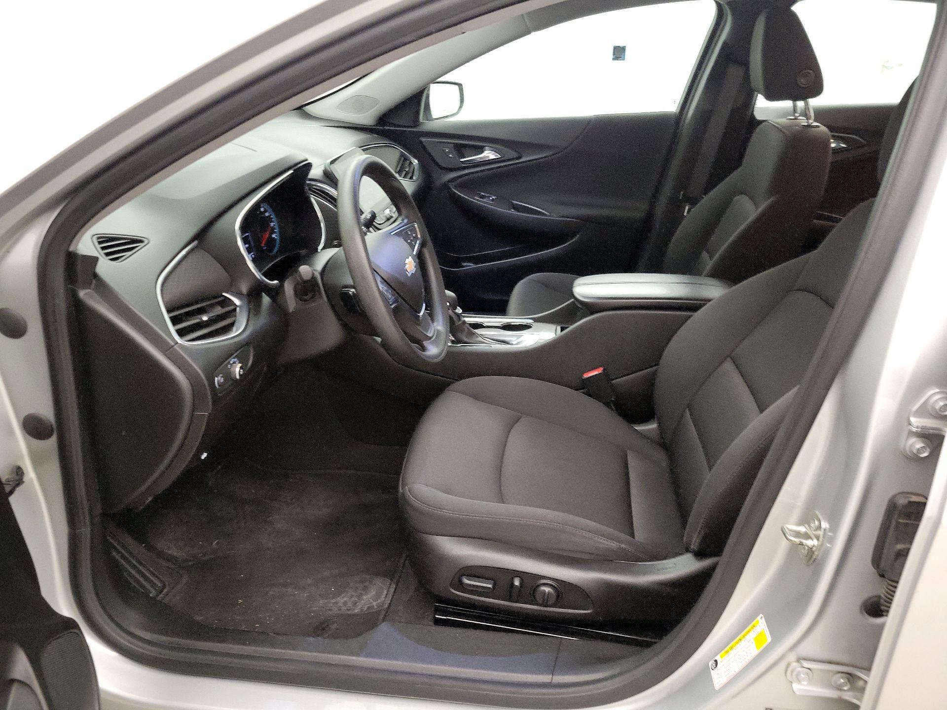 Thumbnail: 2021 Chevrolet Malibu - 11