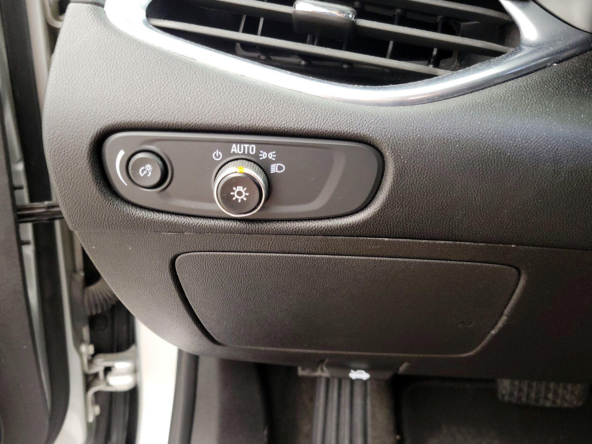 Thumbnail: 2021 Chevrolet Malibu - 13