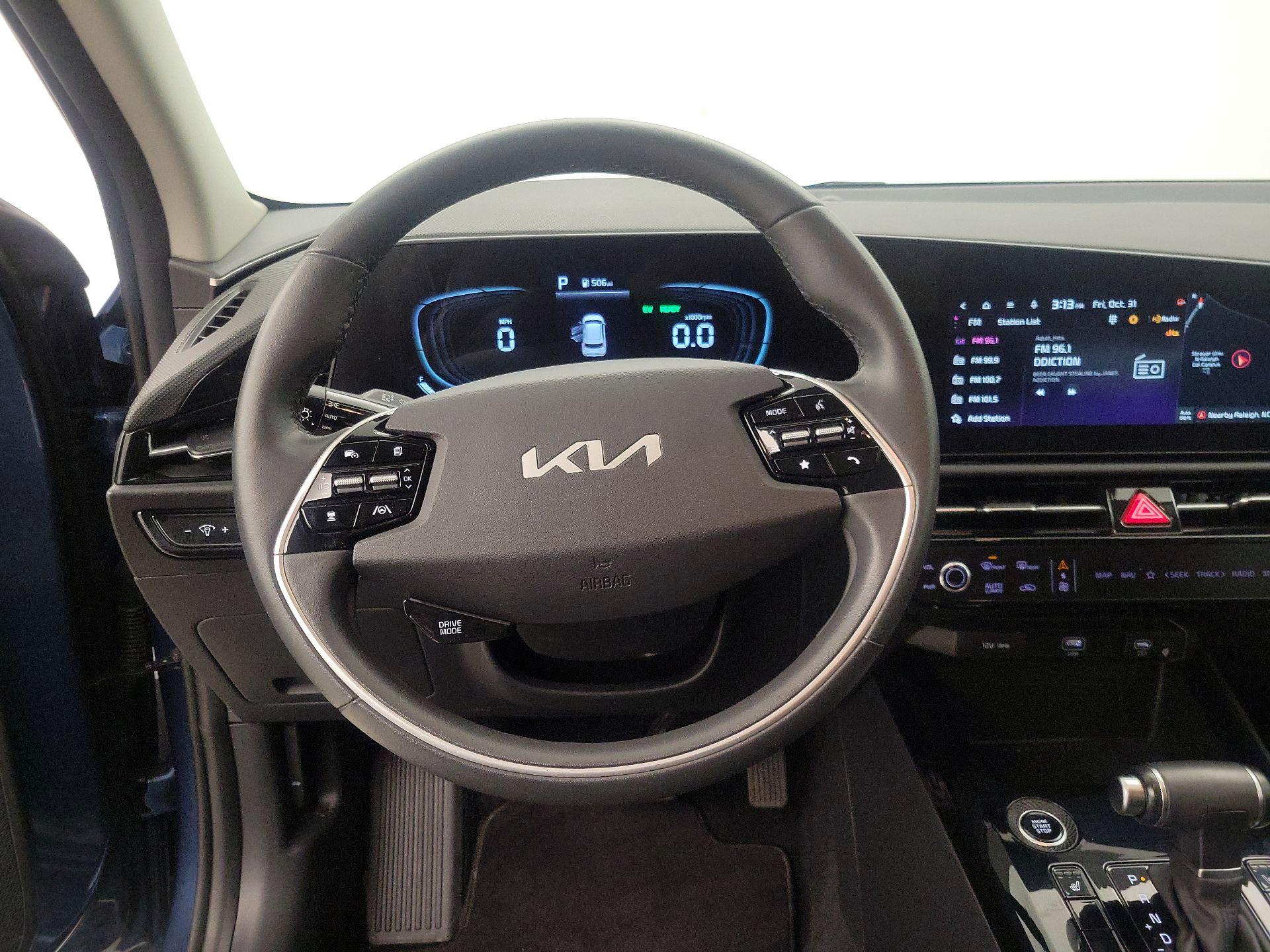 Thumbnail: 2023 Kia Niro - 10