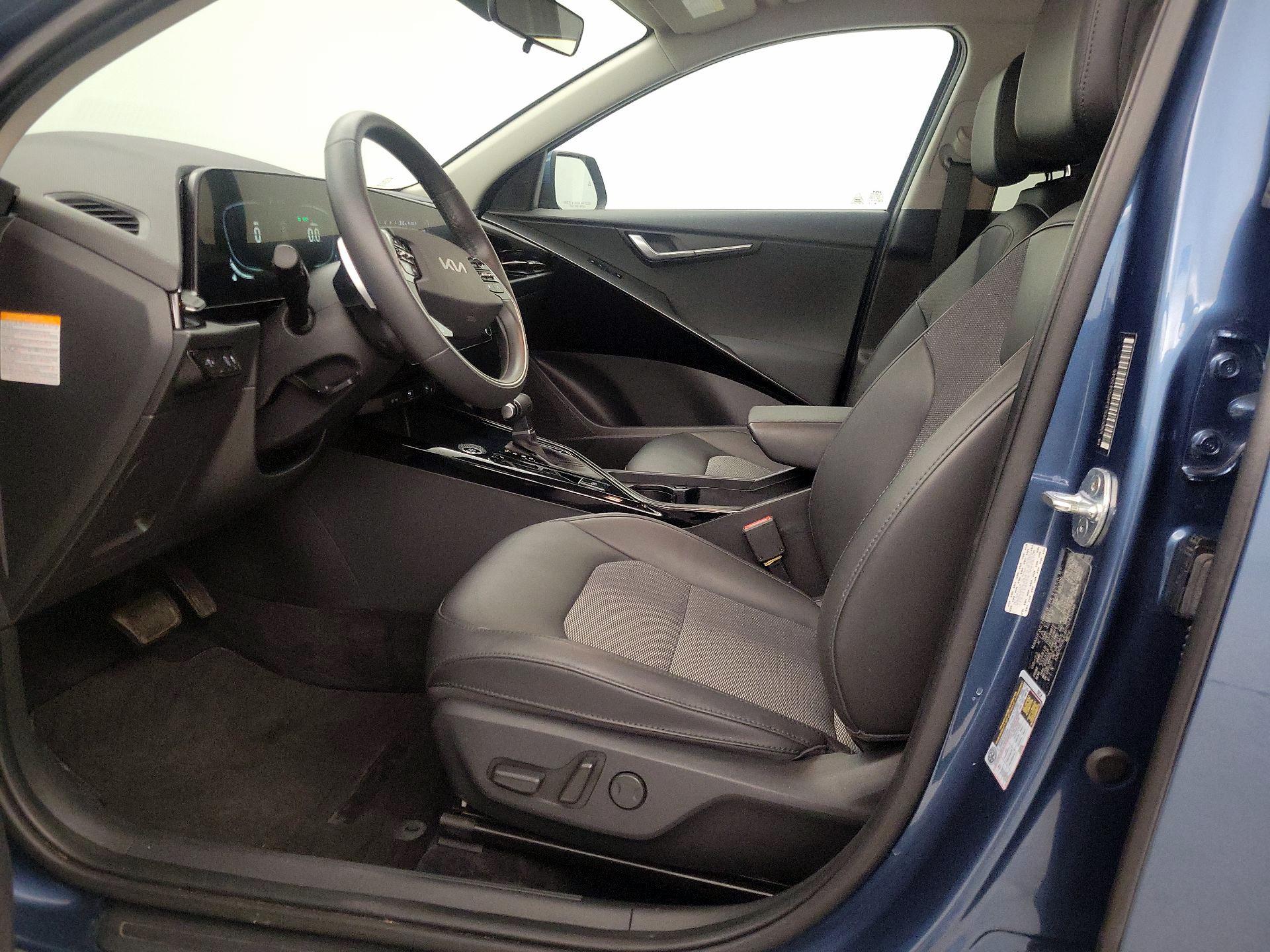 Thumbnail: 2023 Kia Niro - 11