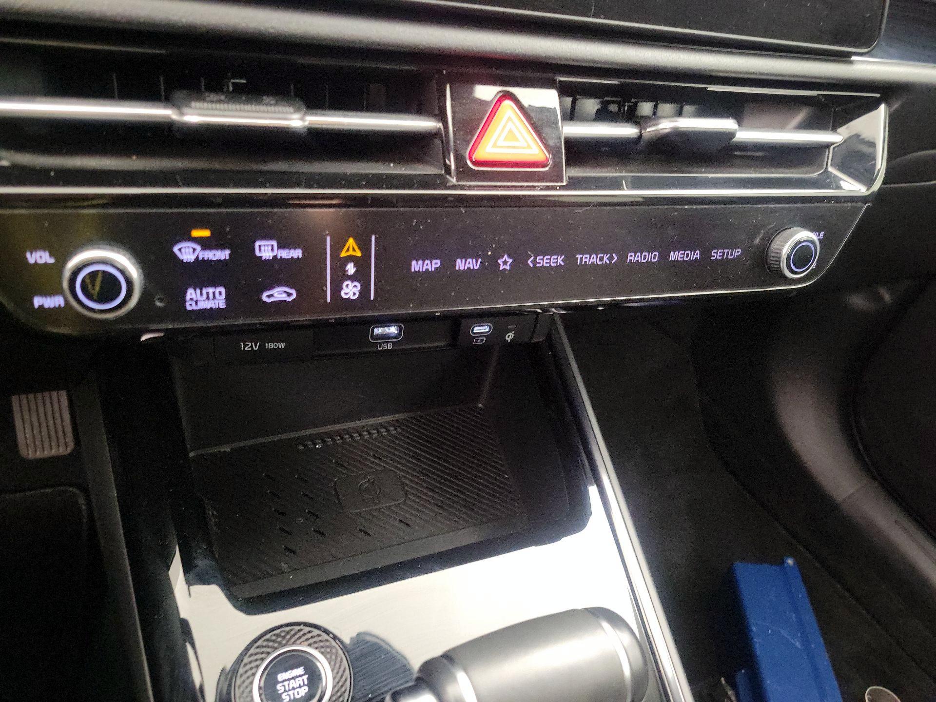 Thumbnail: 2023 Kia Niro - 16