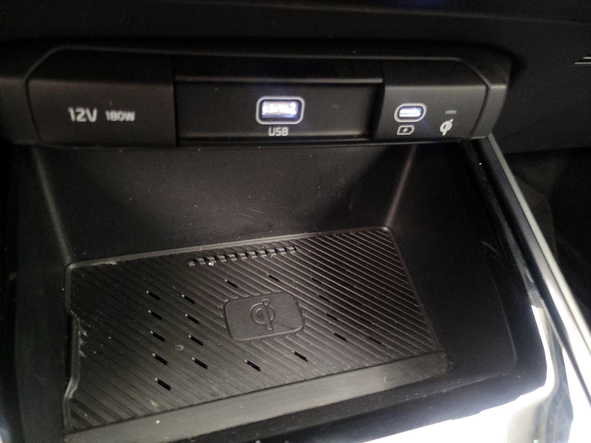 Thumbnail: 2023 Kia Niro - 18