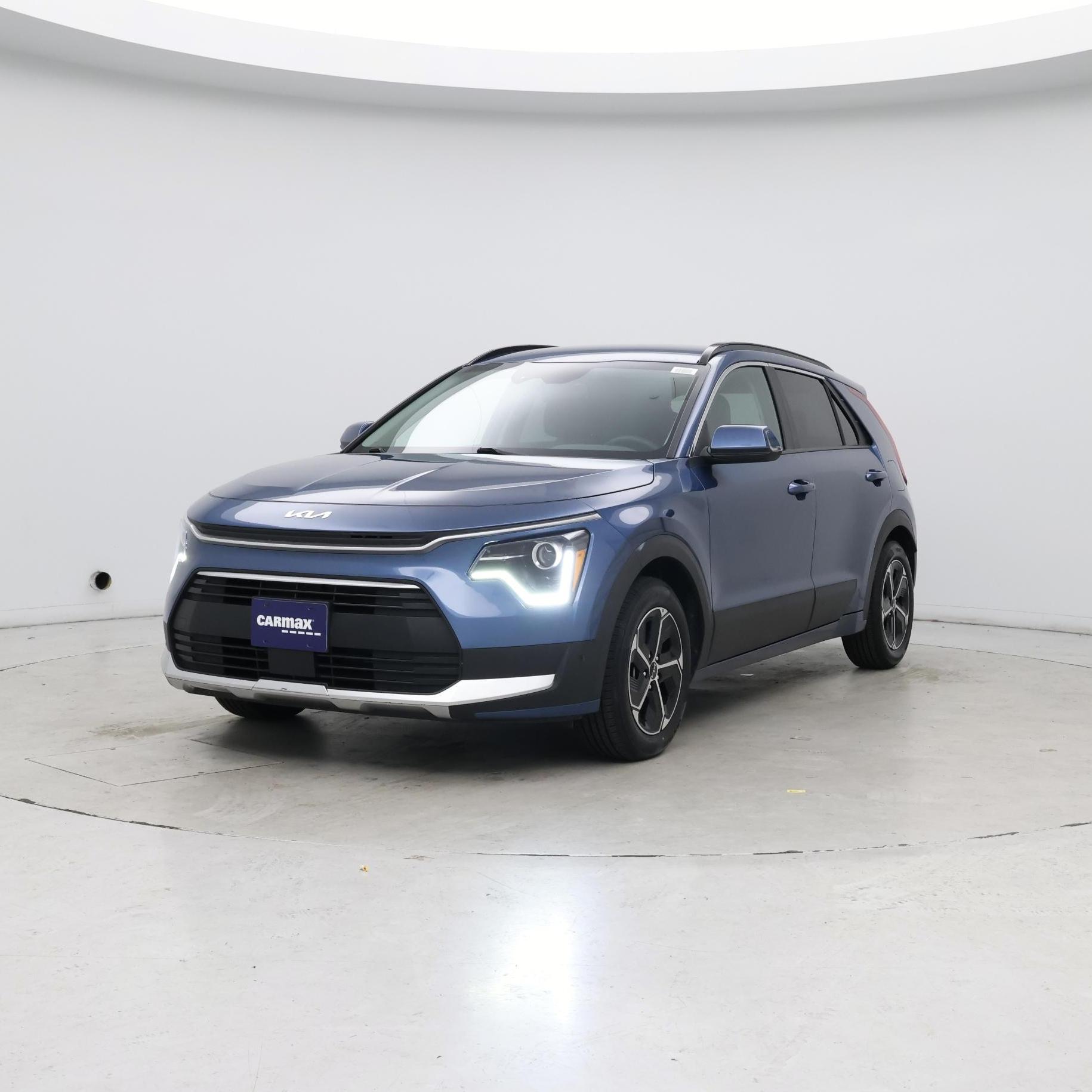 Thumbnail: 2023 Kia Niro - 4