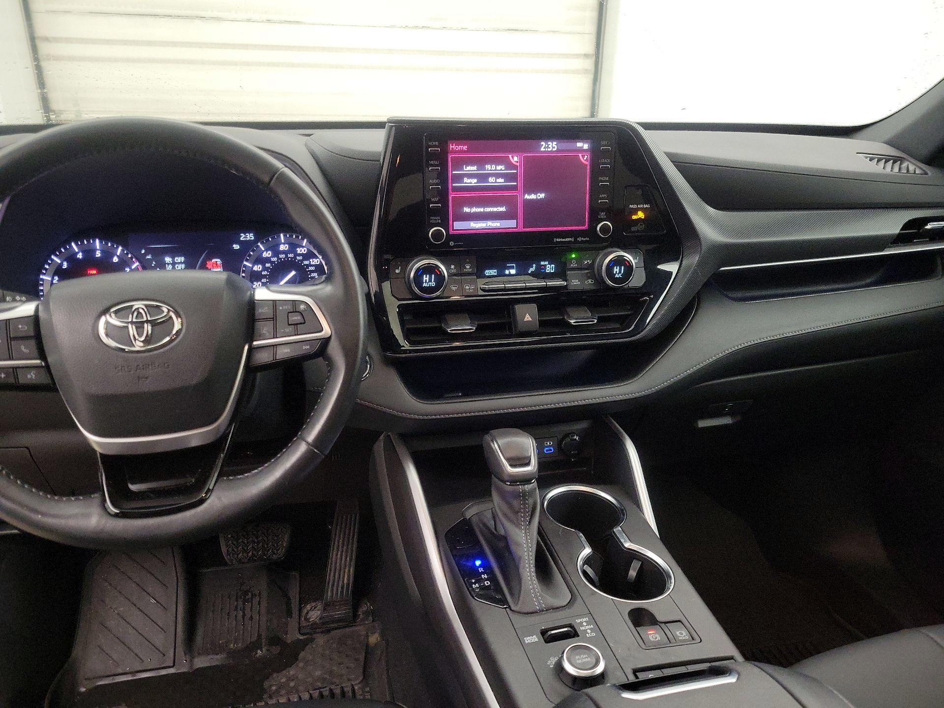 Thumbnail: 2022 Toyota Highlander - 9