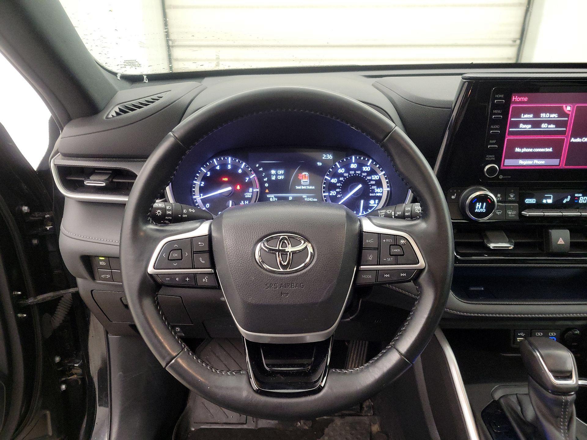 Thumbnail: 2022 Toyota Highlander - 10