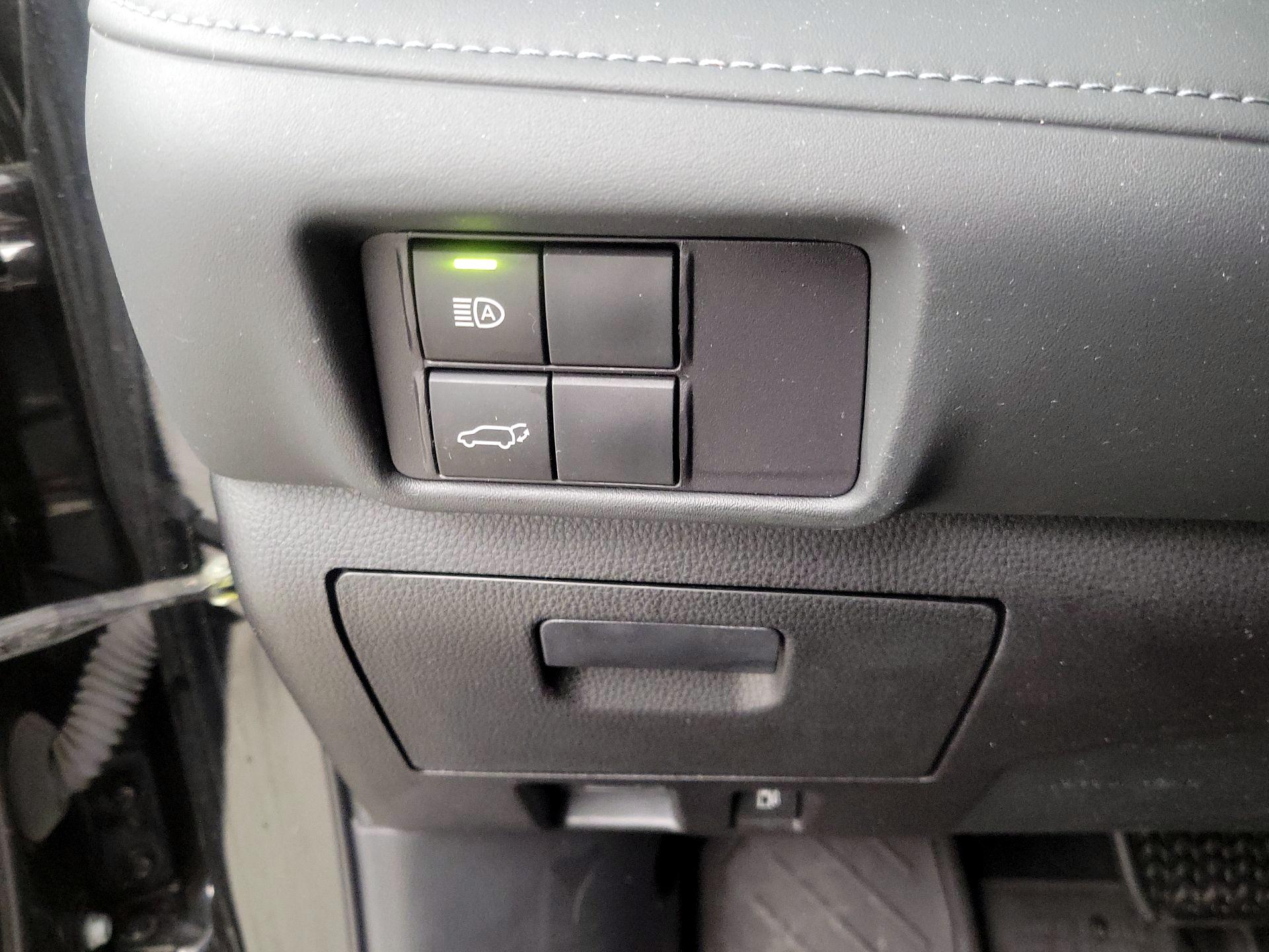 Thumbnail: 2022 Toyota Highlander - 13