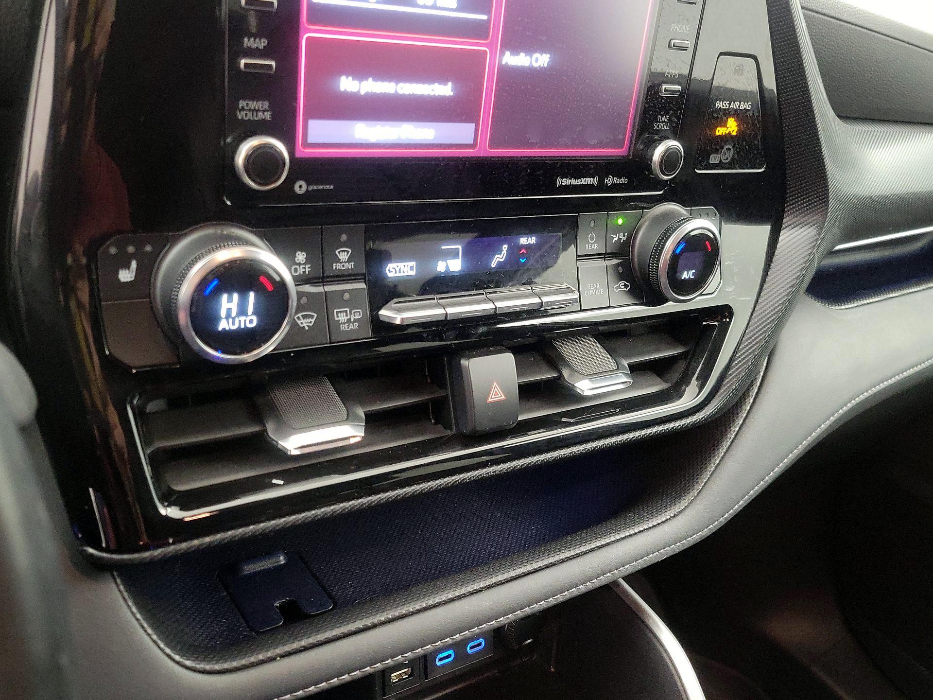 Thumbnail: 2022 Toyota Highlander - 16