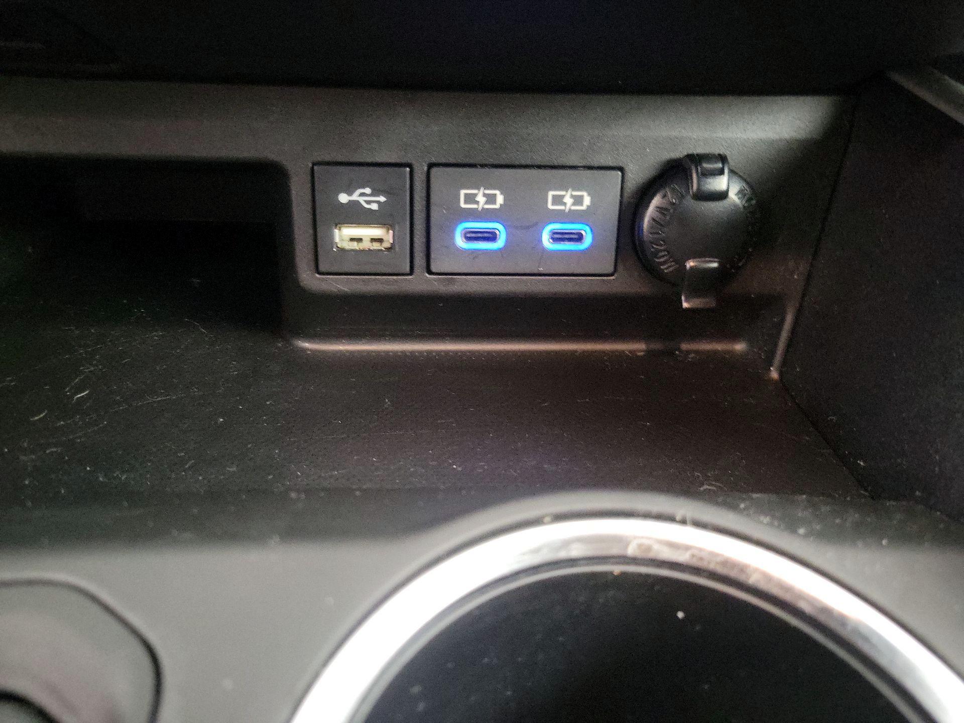 Thumbnail: 2022 Toyota Highlander - 18